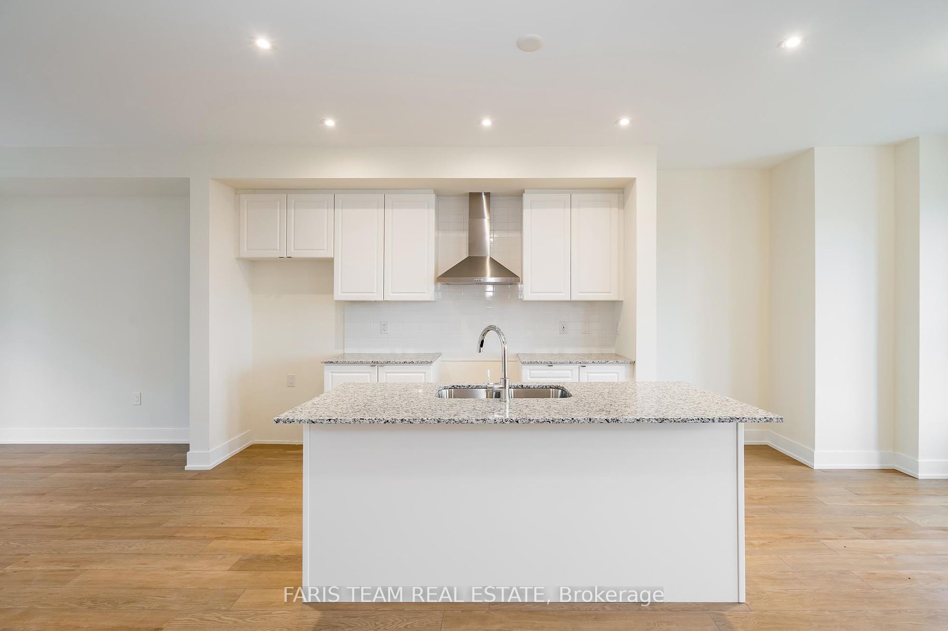 11 Mariners Pier Way