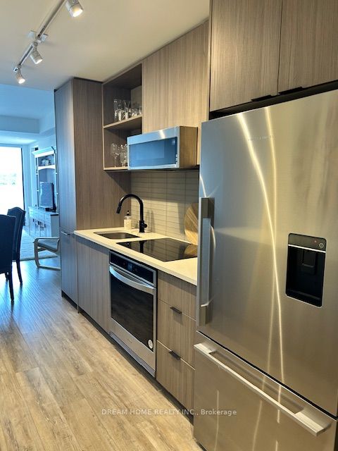 185 Dunlop Street, #610