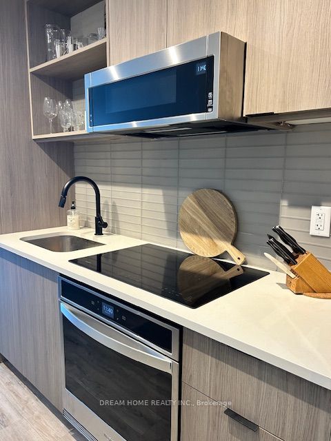 185 Dunlop Street, #610
