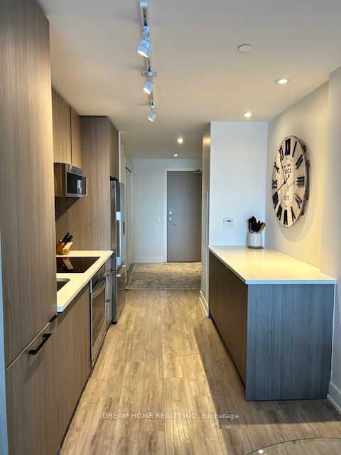 185 Dunlop Street, #610