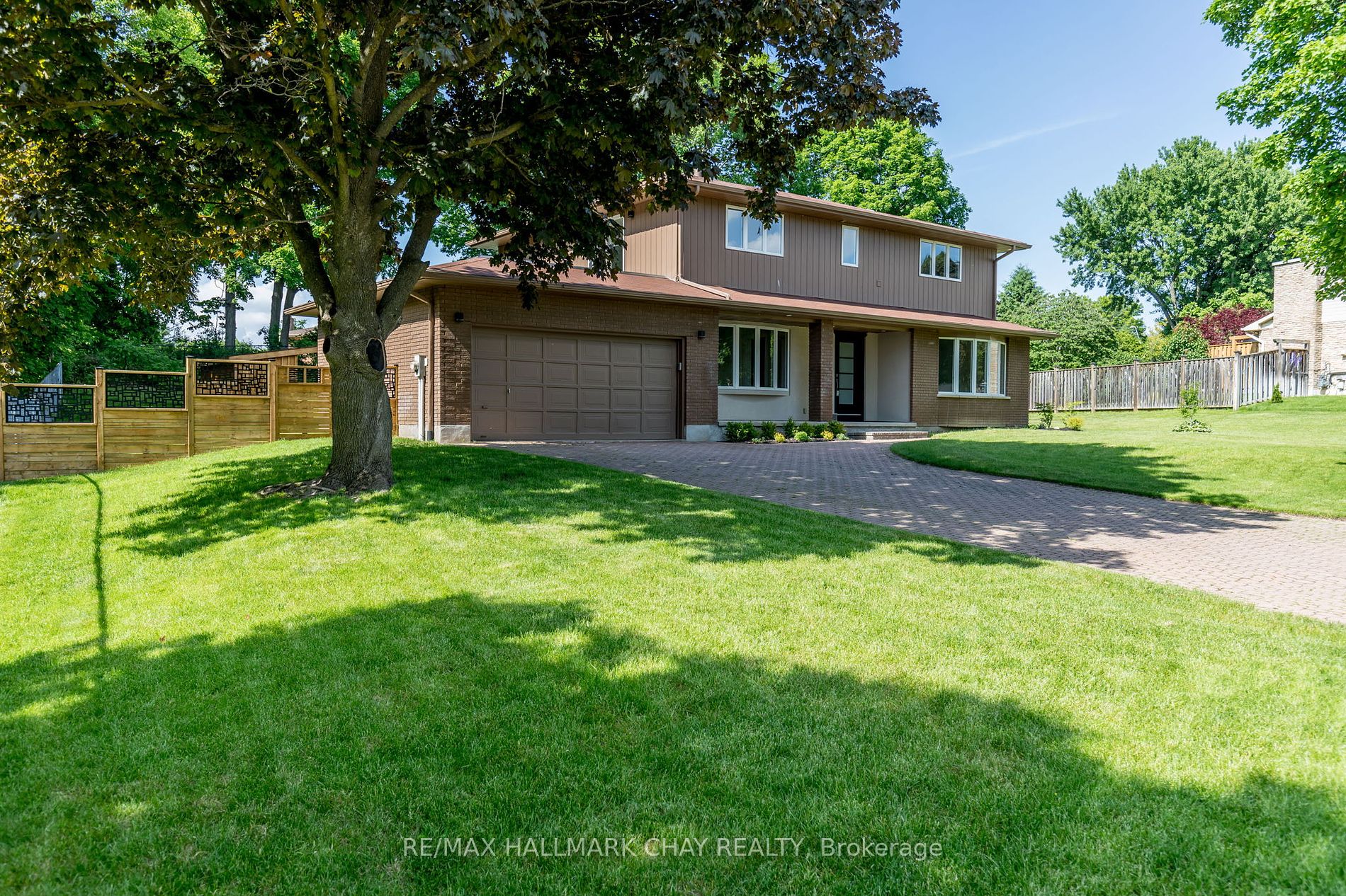 16 Garrett Crescent