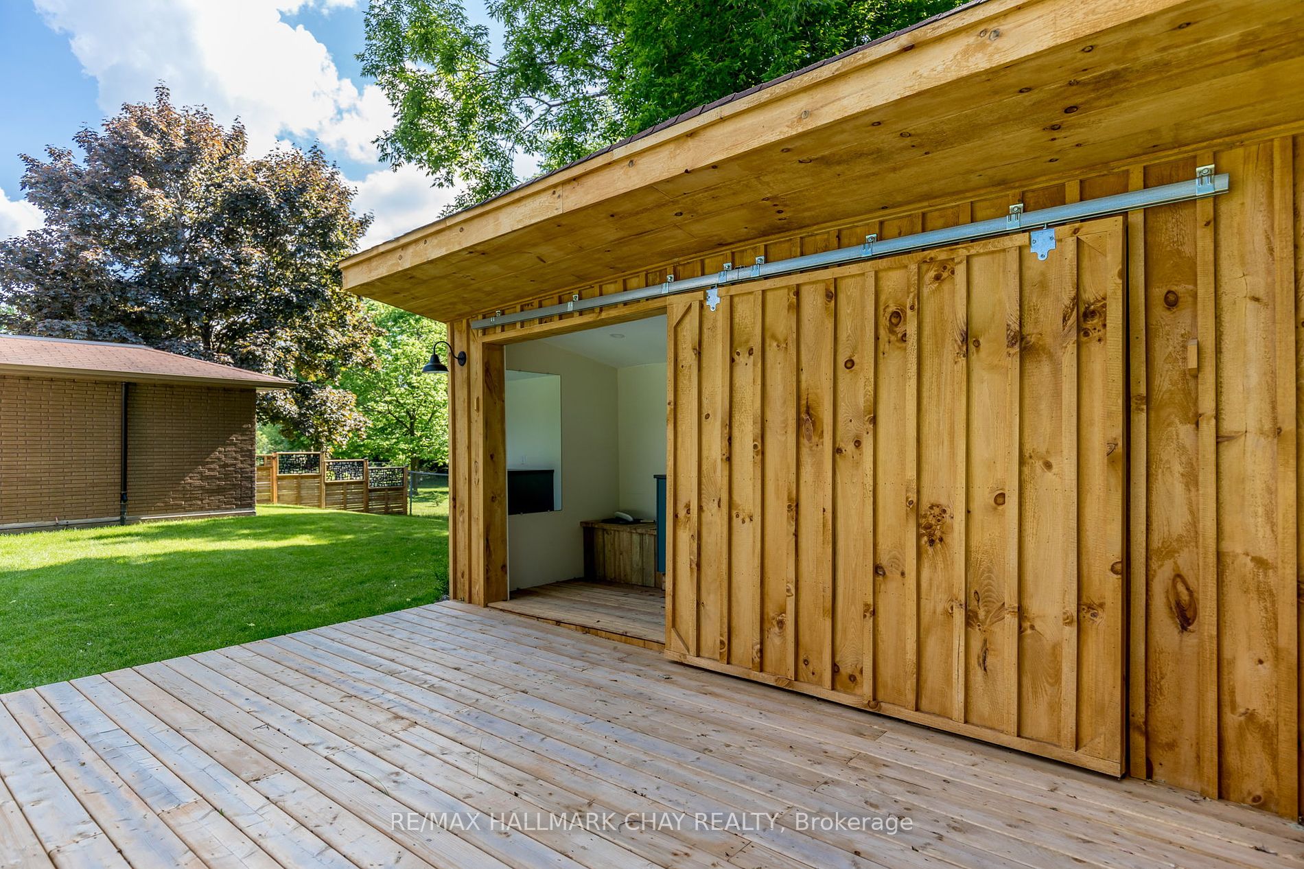 16 Garrett Crescent