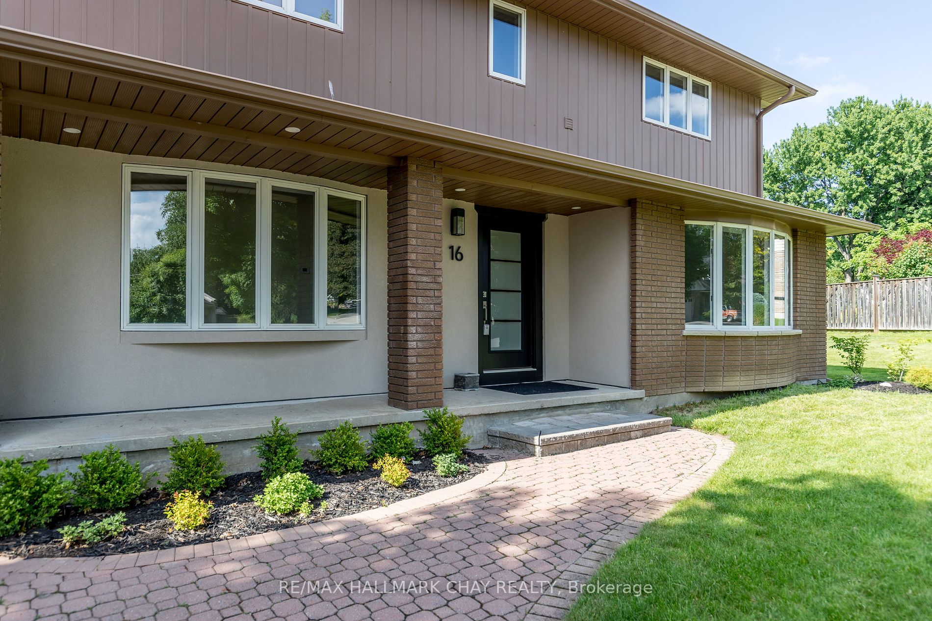 16 Garrett Crescent