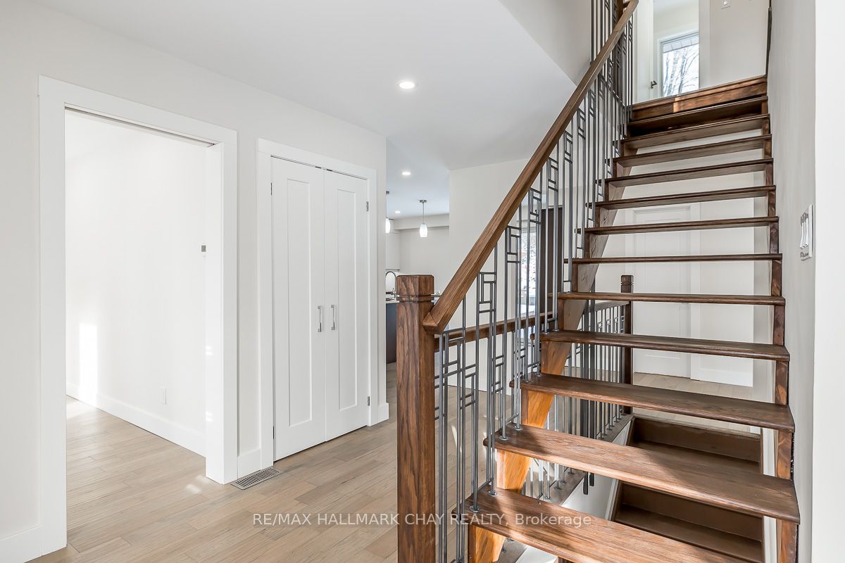 16 Garrett Crescent