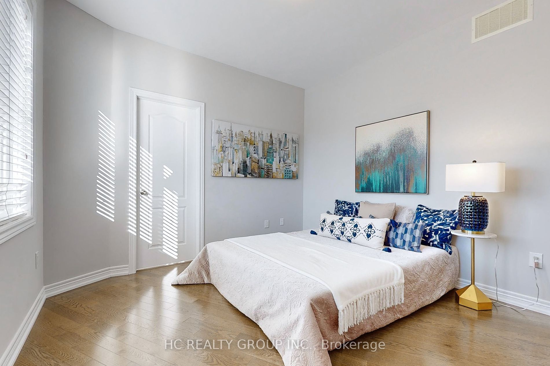 56 Redmond Cres