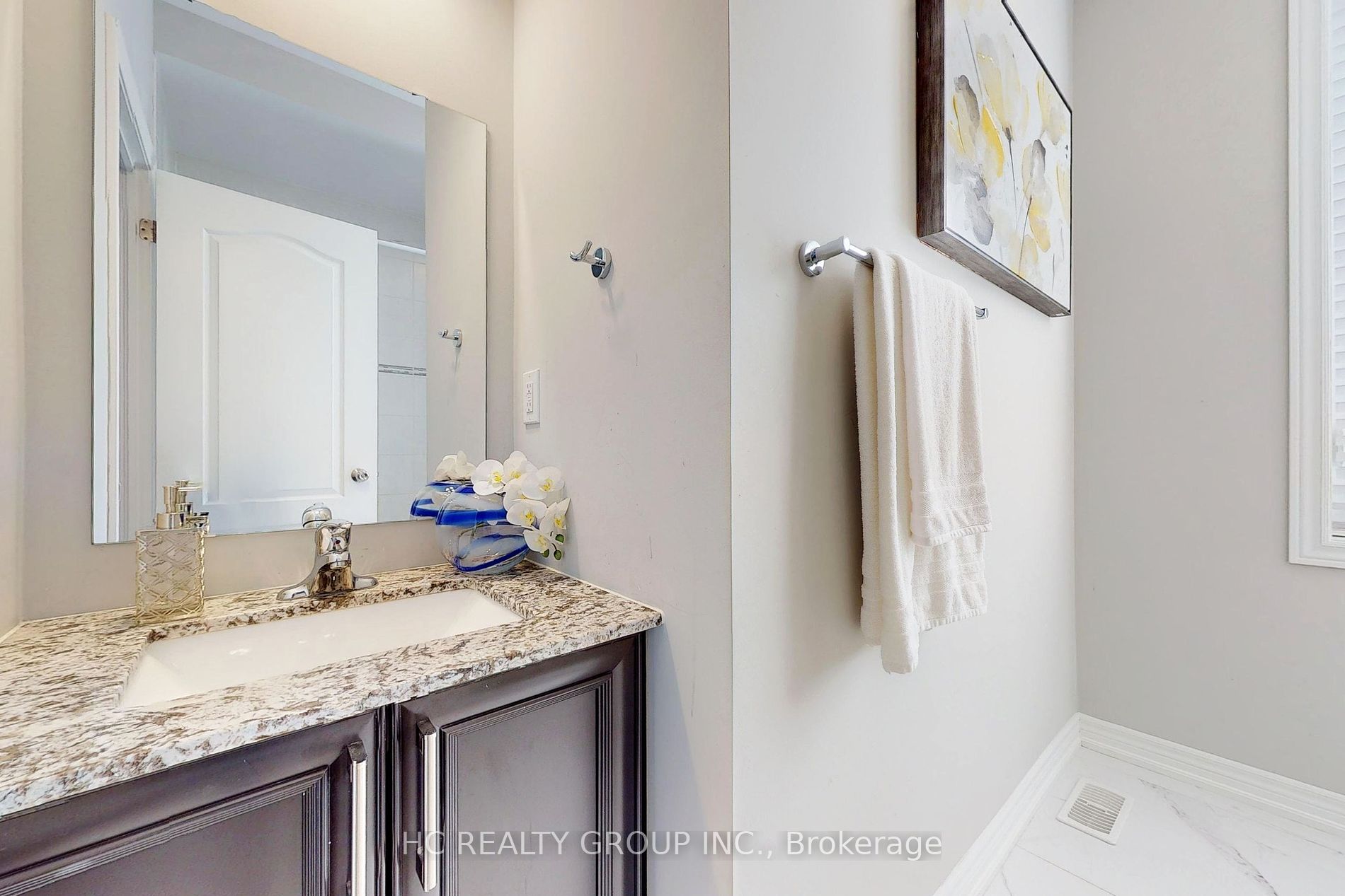 56 Redmond Cres