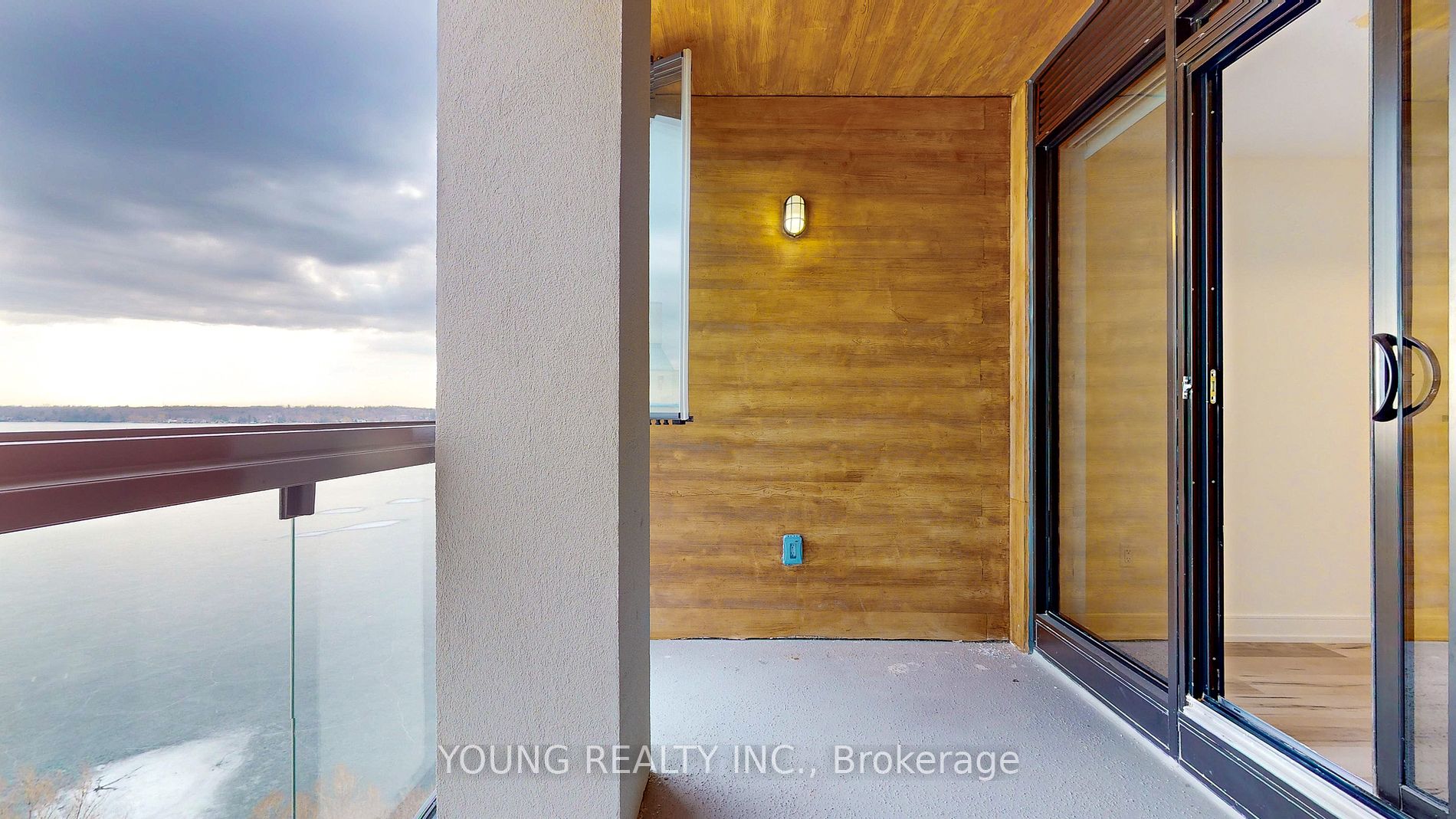 185 Dunlop Street E #813