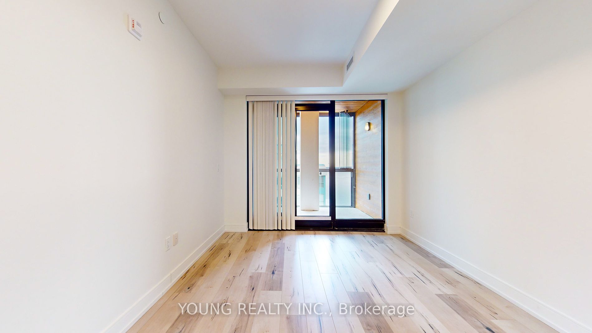 185 Dunlop Street E #813
