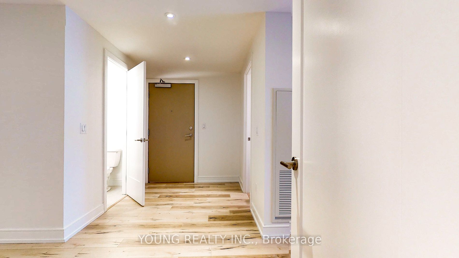 185 Dunlop Street E #813