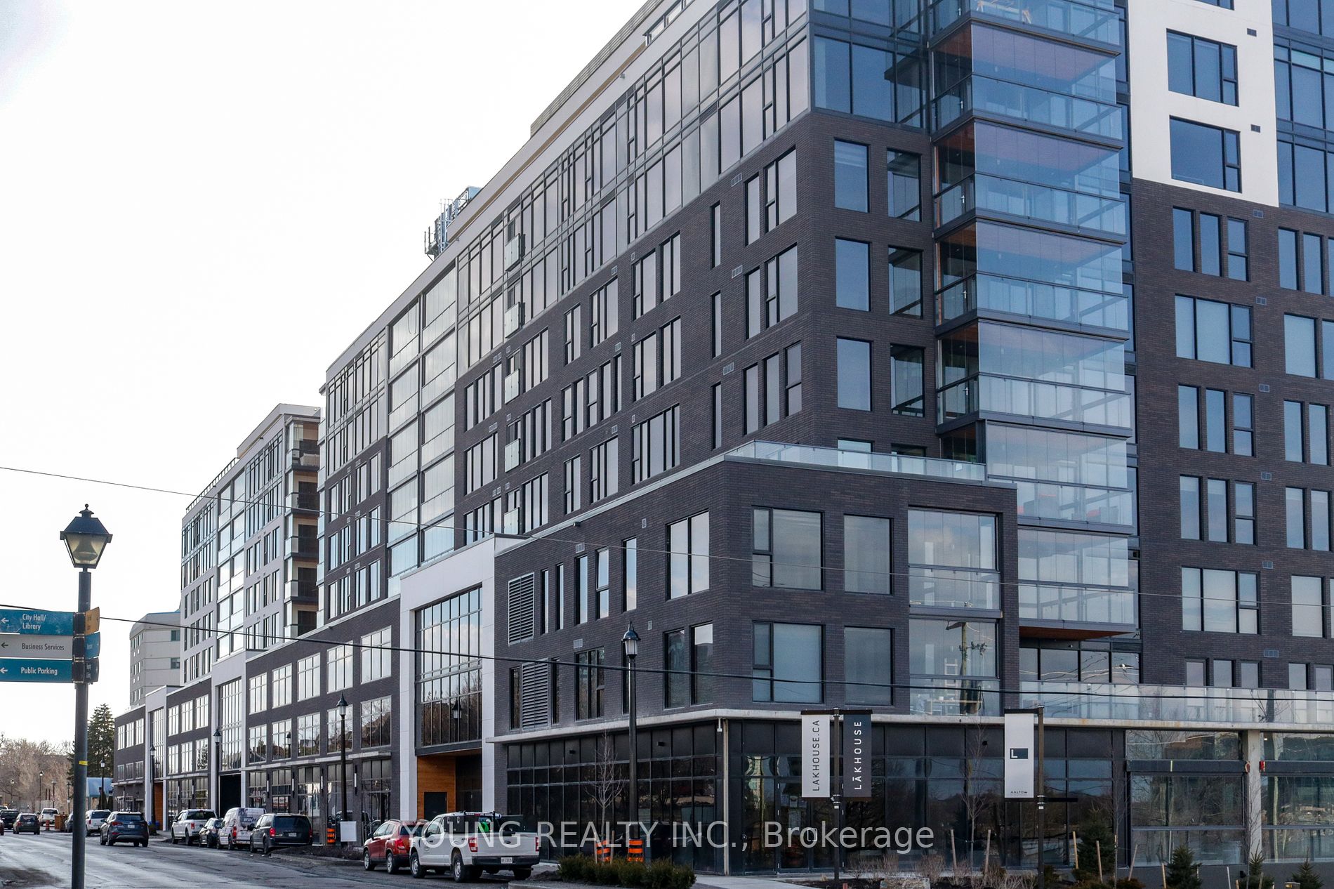 185 Dunlop Street E #813