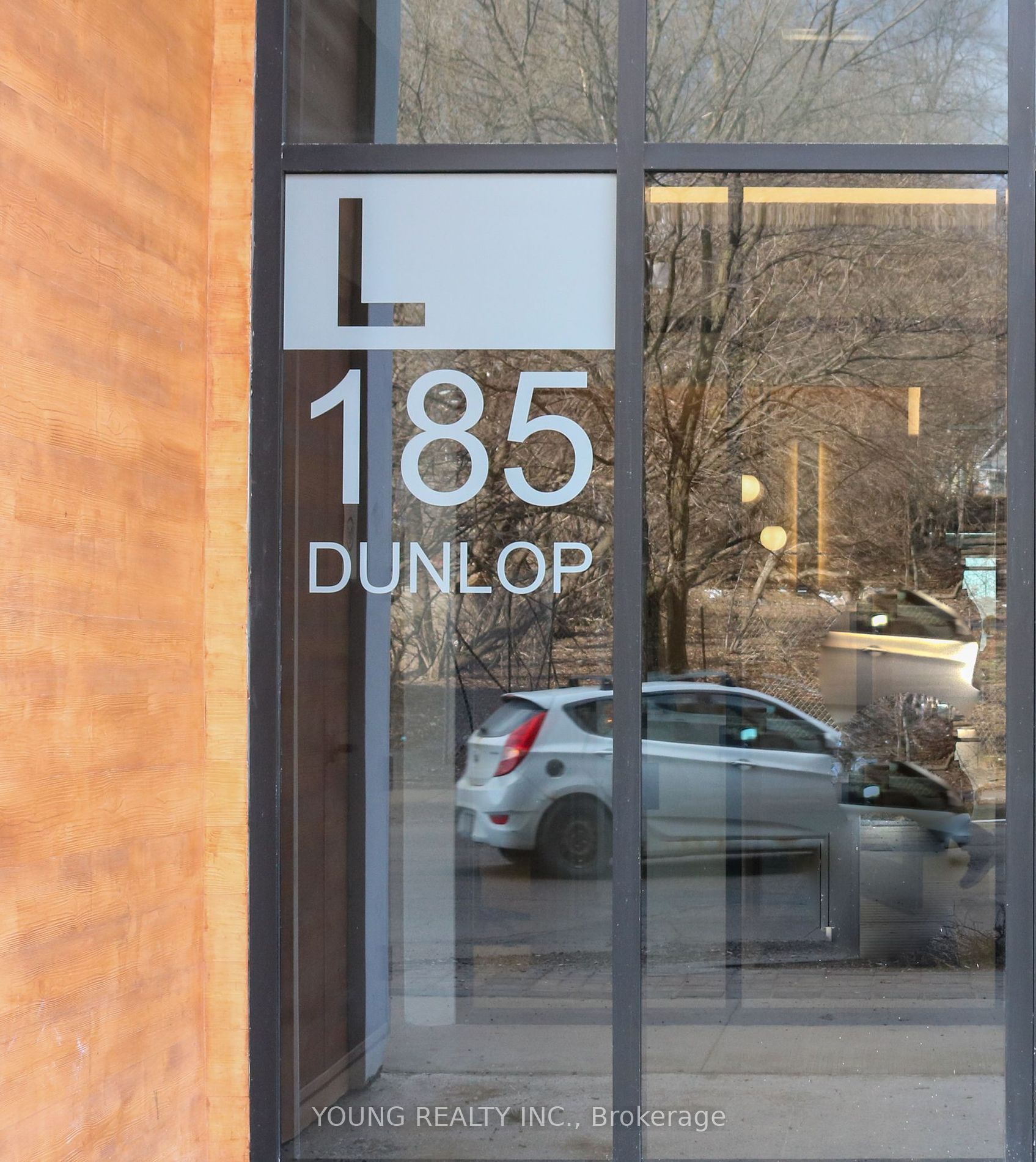 185 Dunlop Street E #813