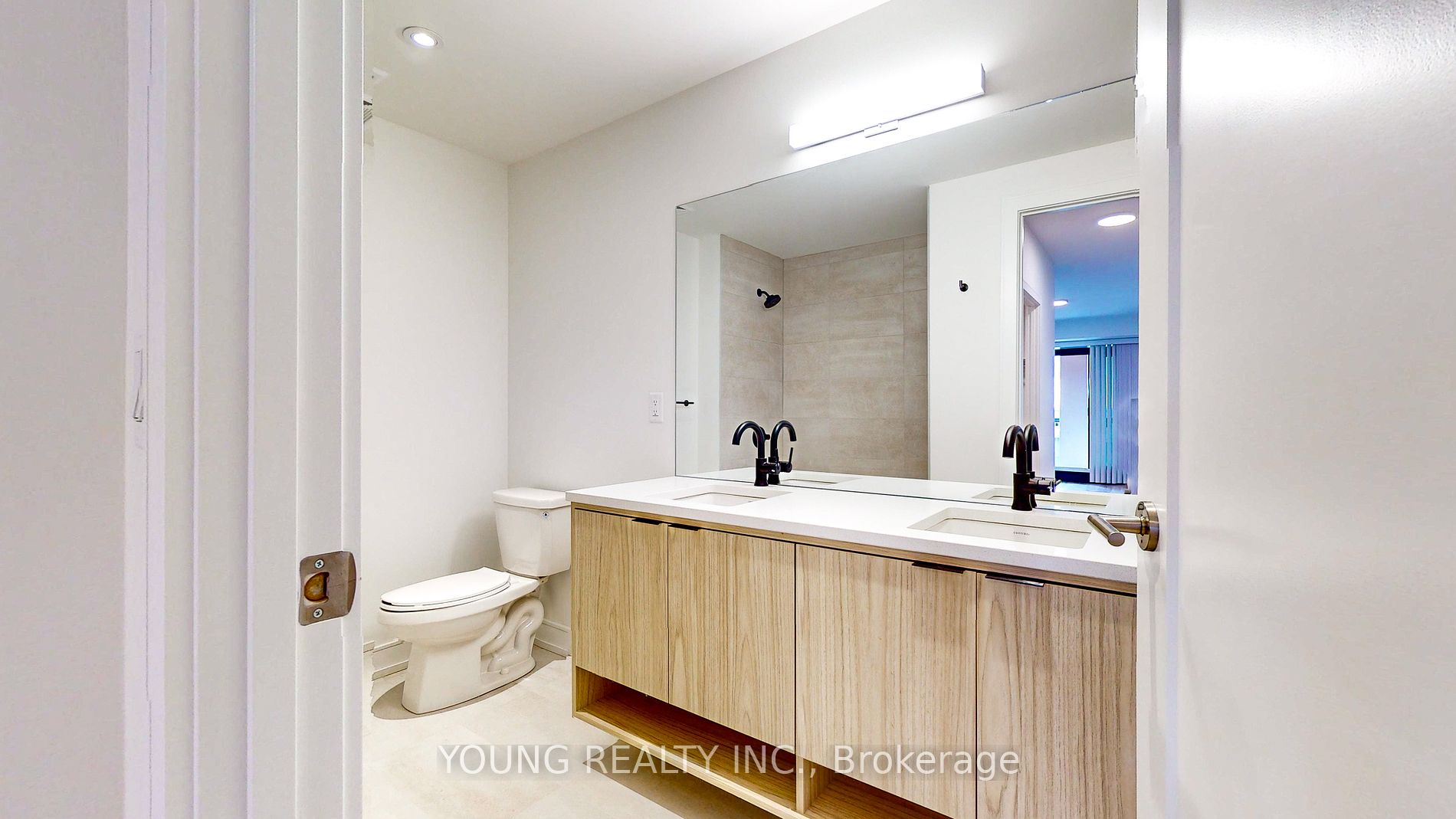 185 Dunlop Street E #813