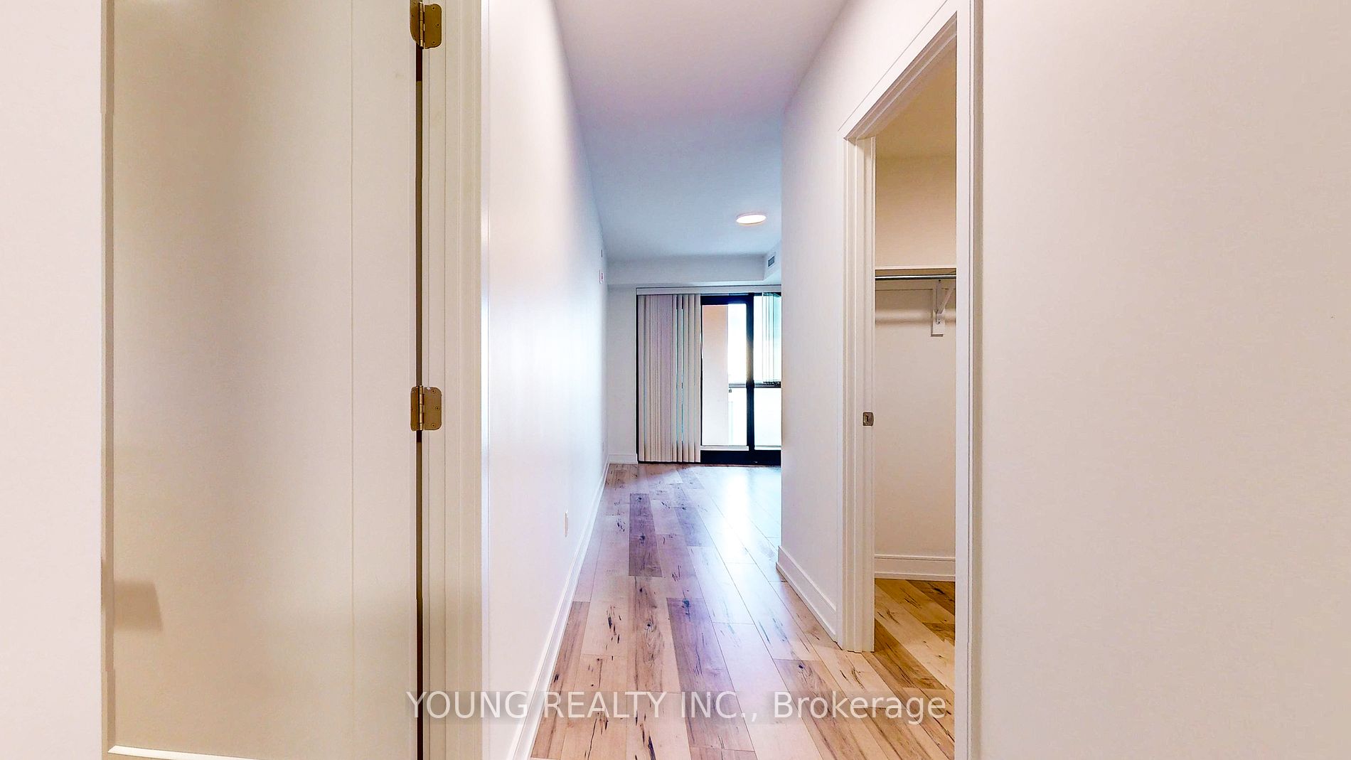 185 Dunlop Street E #813