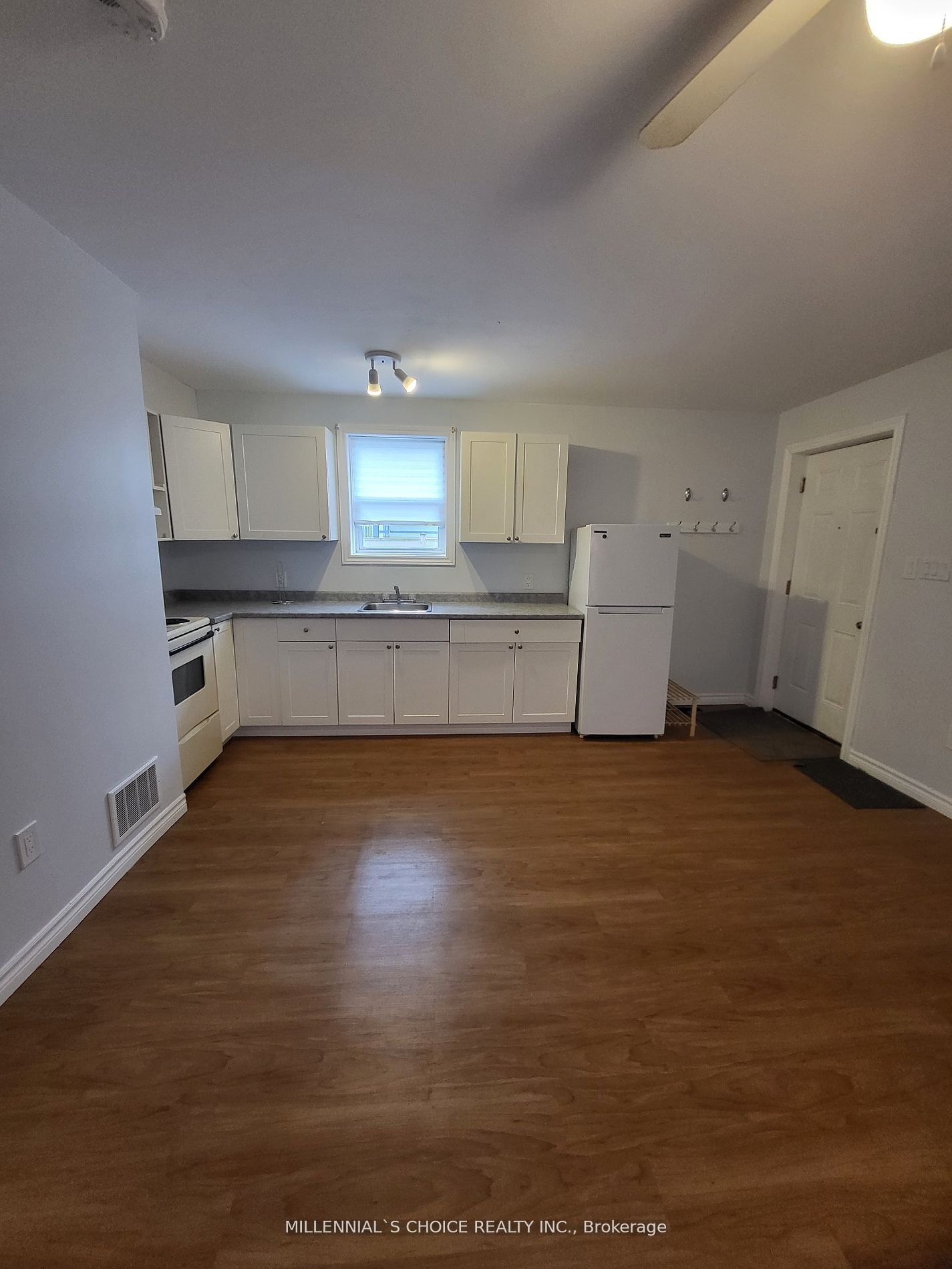 62 West Street S