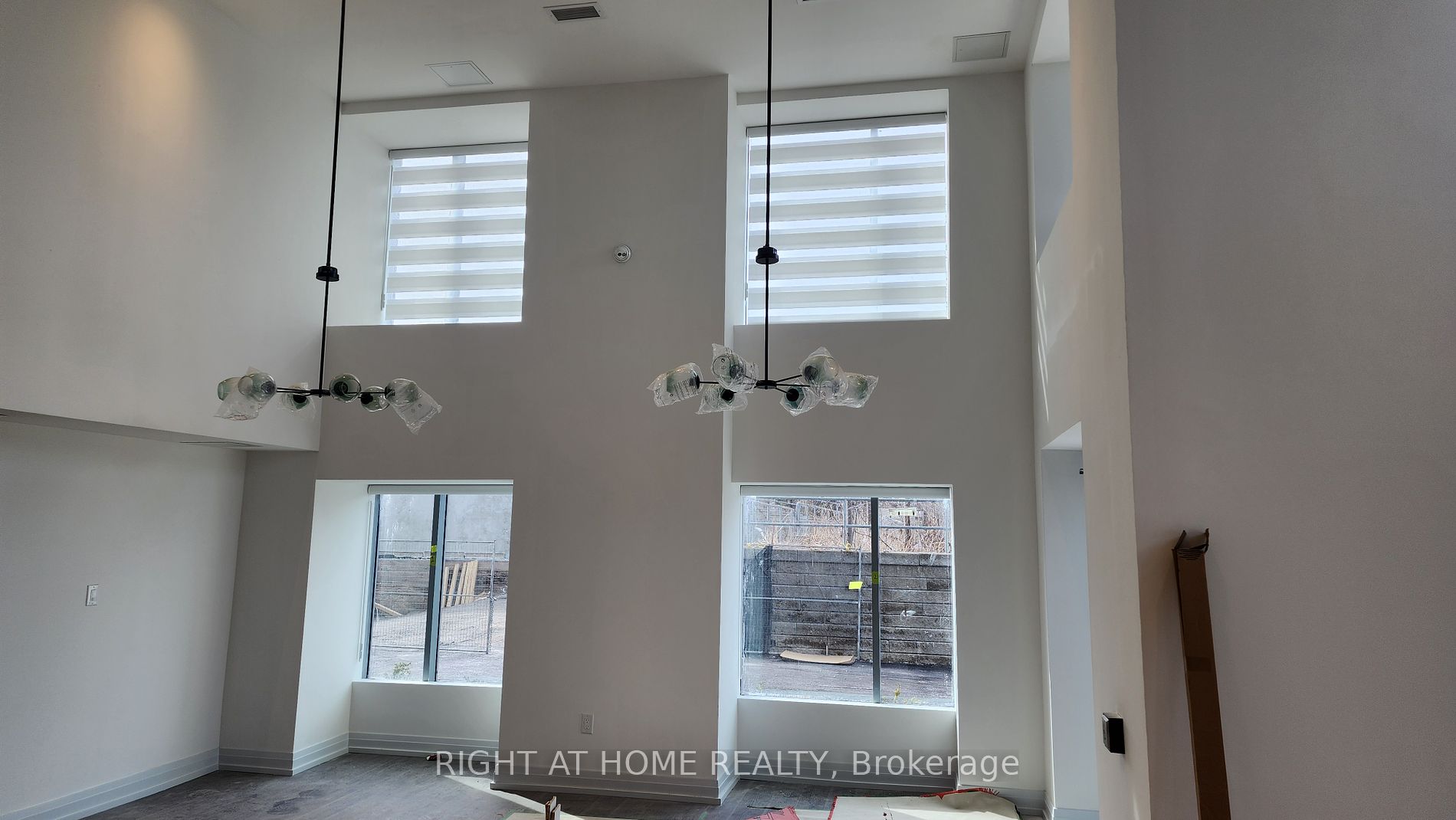 56 Lakeside Terrace, #907