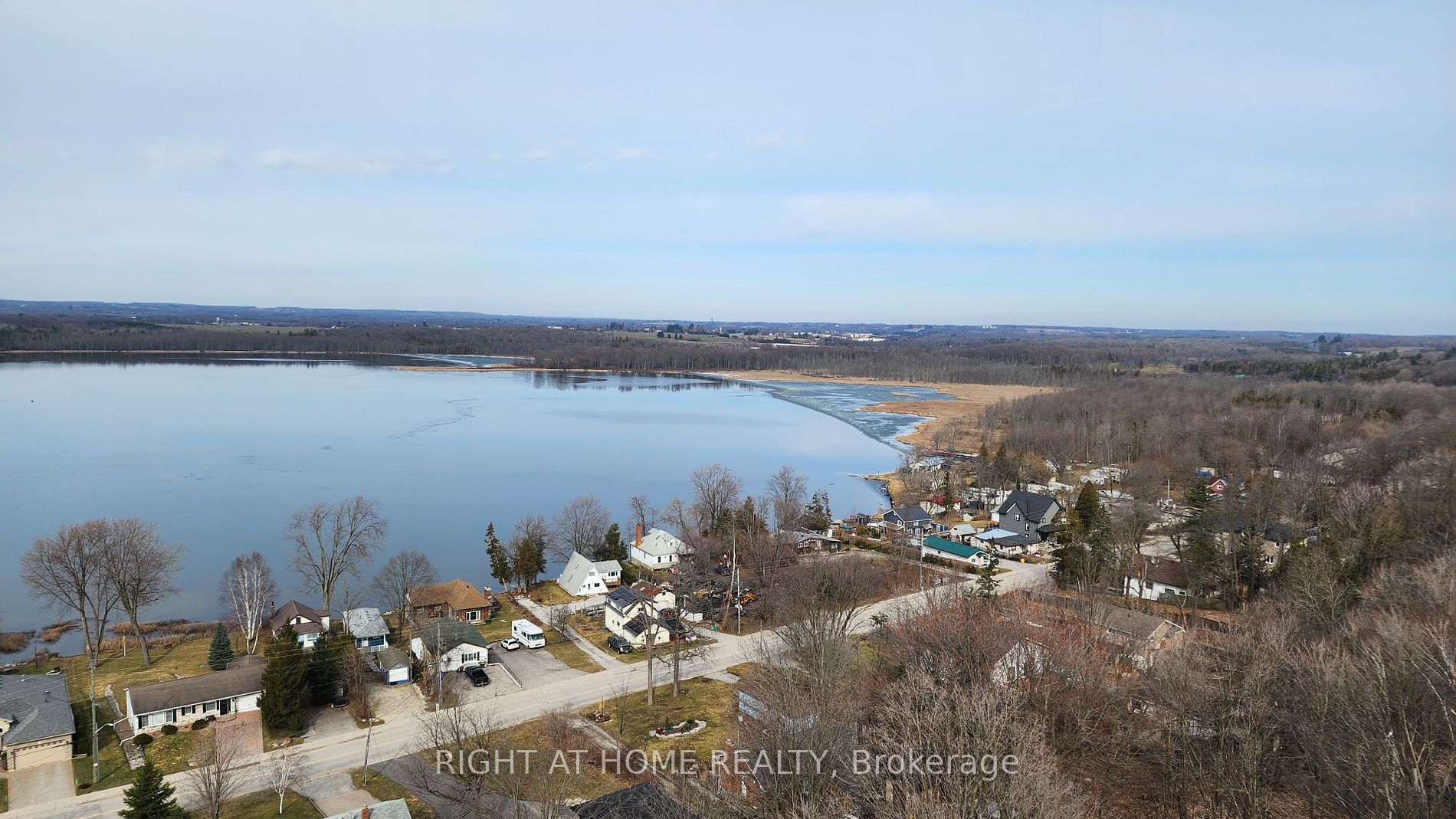 56 Lakeside Terrace, #907