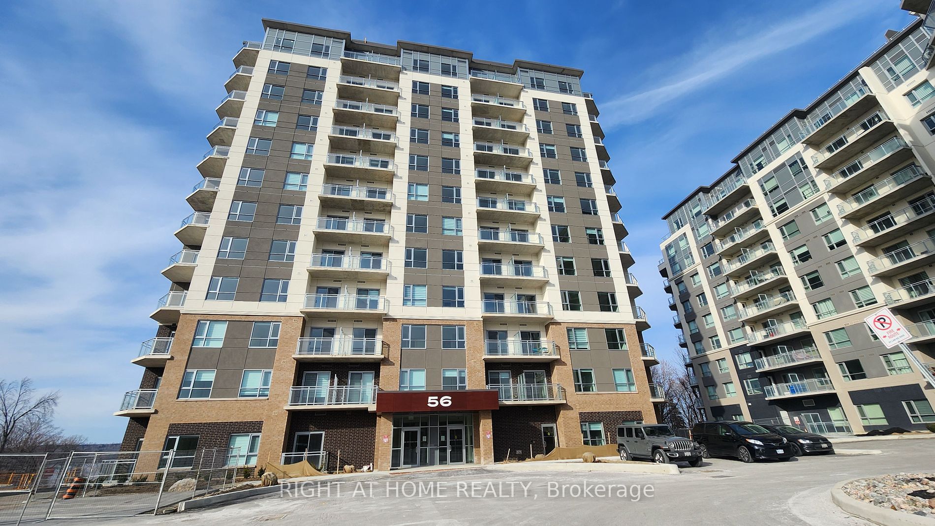 56 Lakeside Terrace, #907