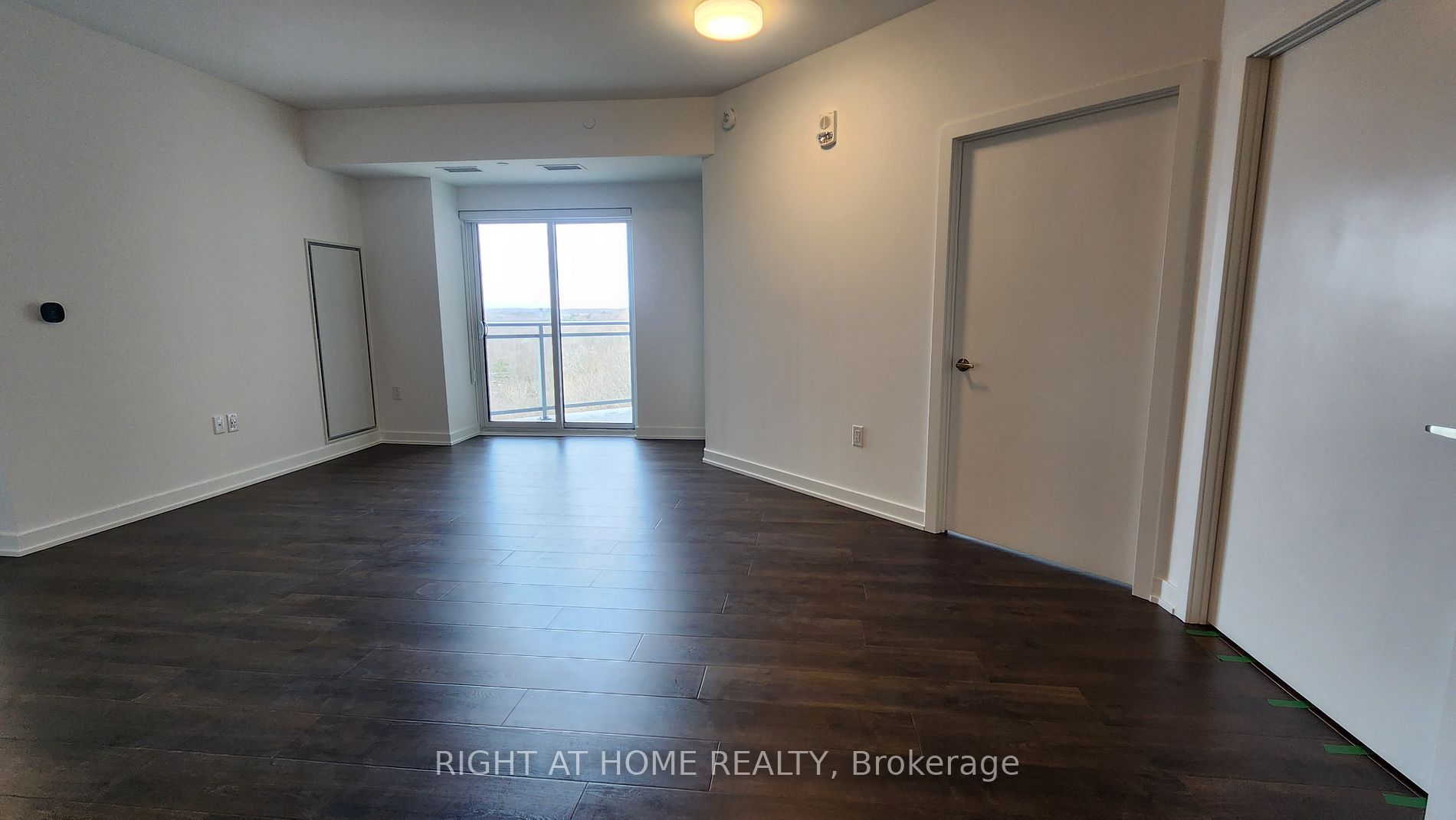 56 Lakeside Terrace, #907