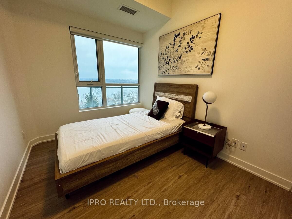 56 Lakeside Terrace, #608