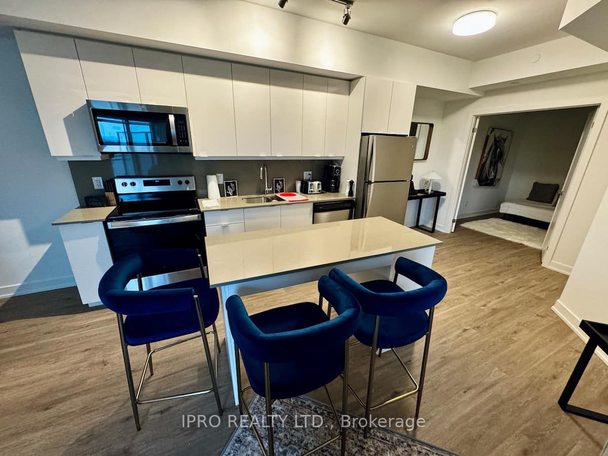 56 Lakeside Terrace, #608