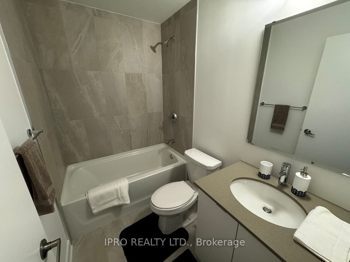 56 Lakeside Terrace, #608