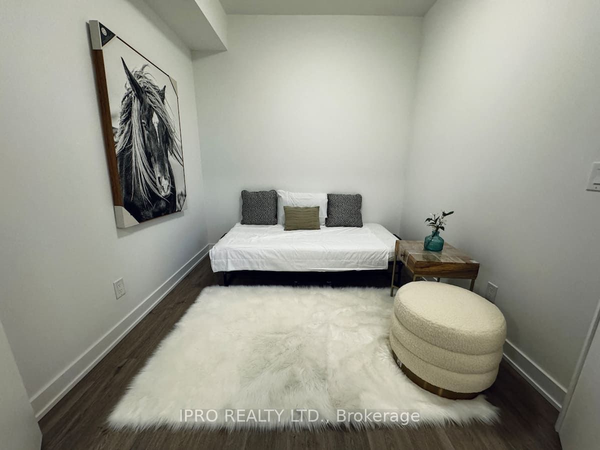 56 Lakeside Terrace, #608
