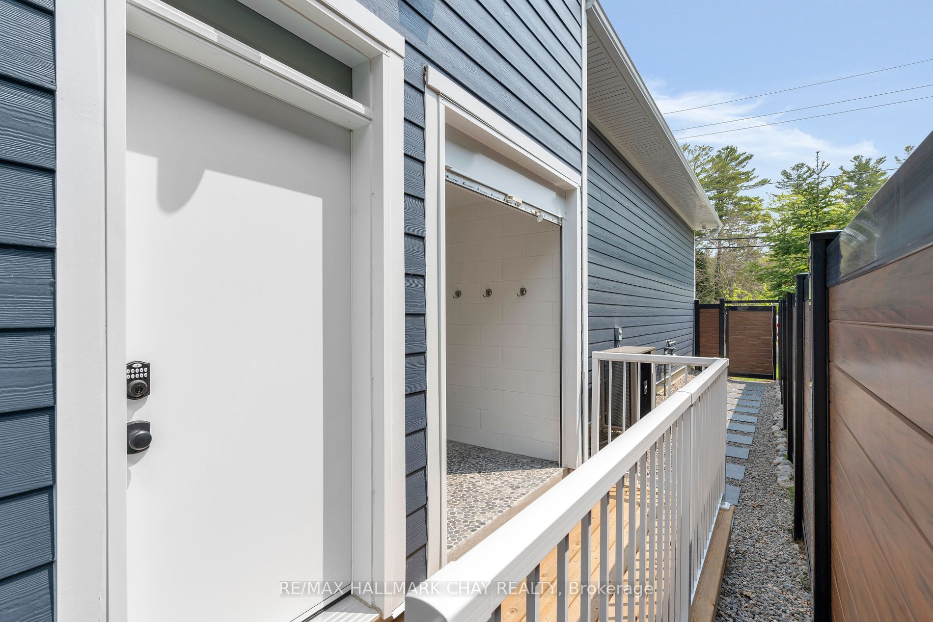395 Eastdale Drive