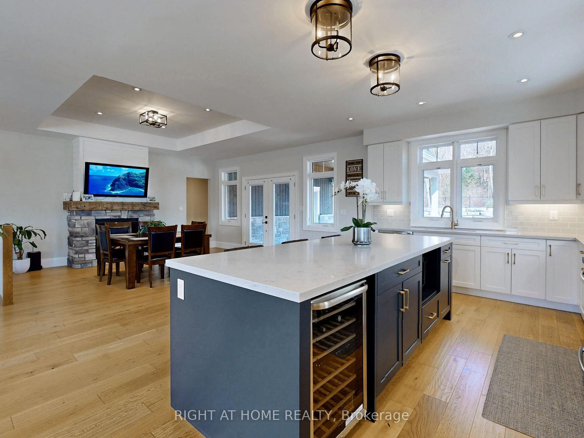 300 Shanty Bay Rd
