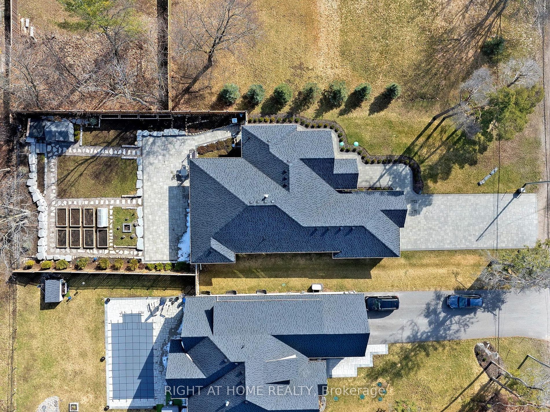 300 Shanty Bay Rd