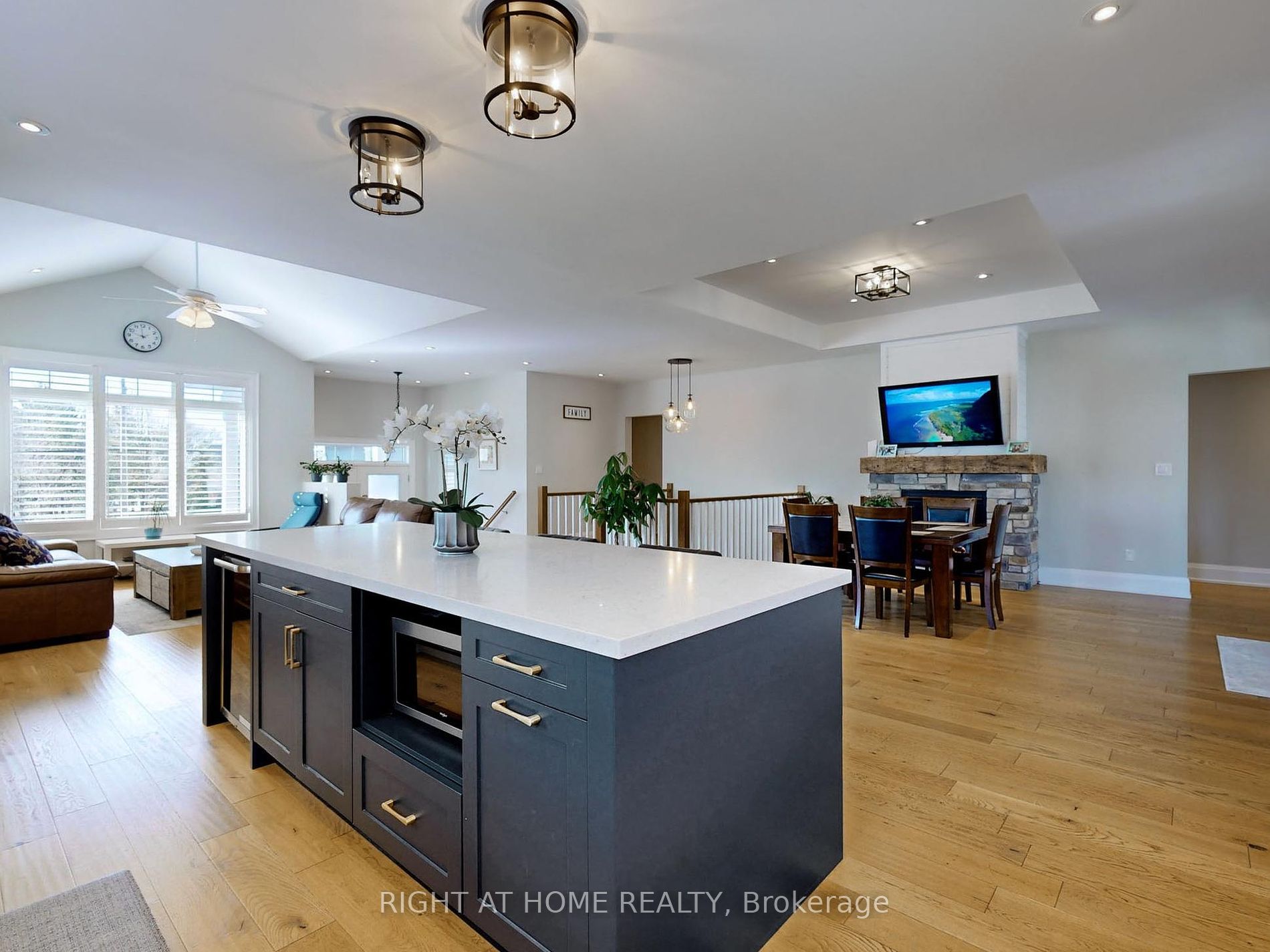 300 Shanty Bay Rd