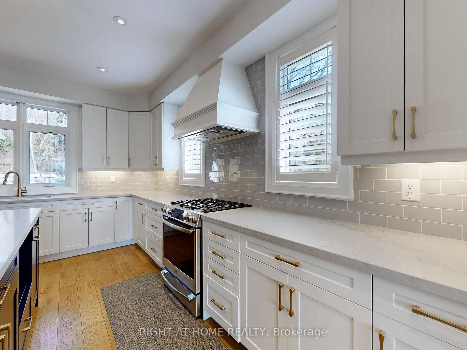 300 Shanty Bay Rd