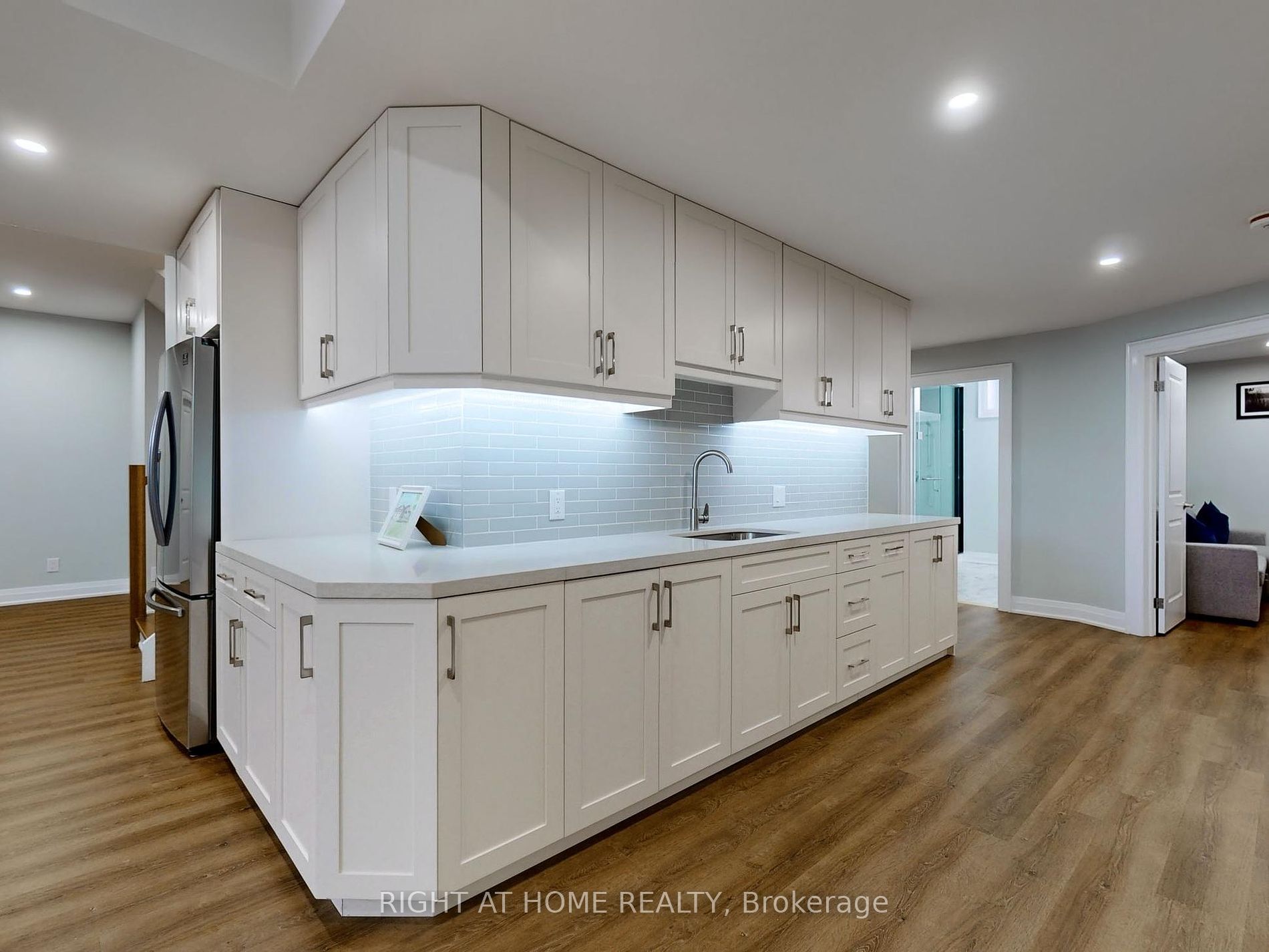 300 Shanty Bay Rd