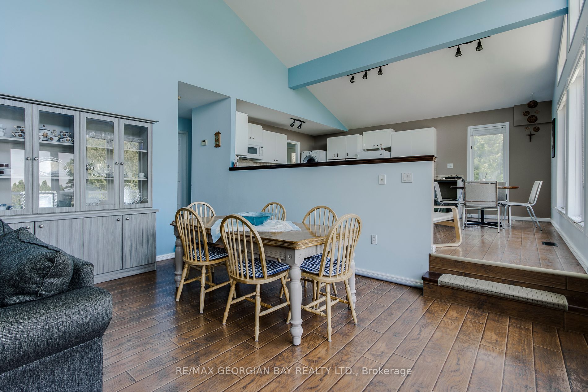 2476 Champlain Road