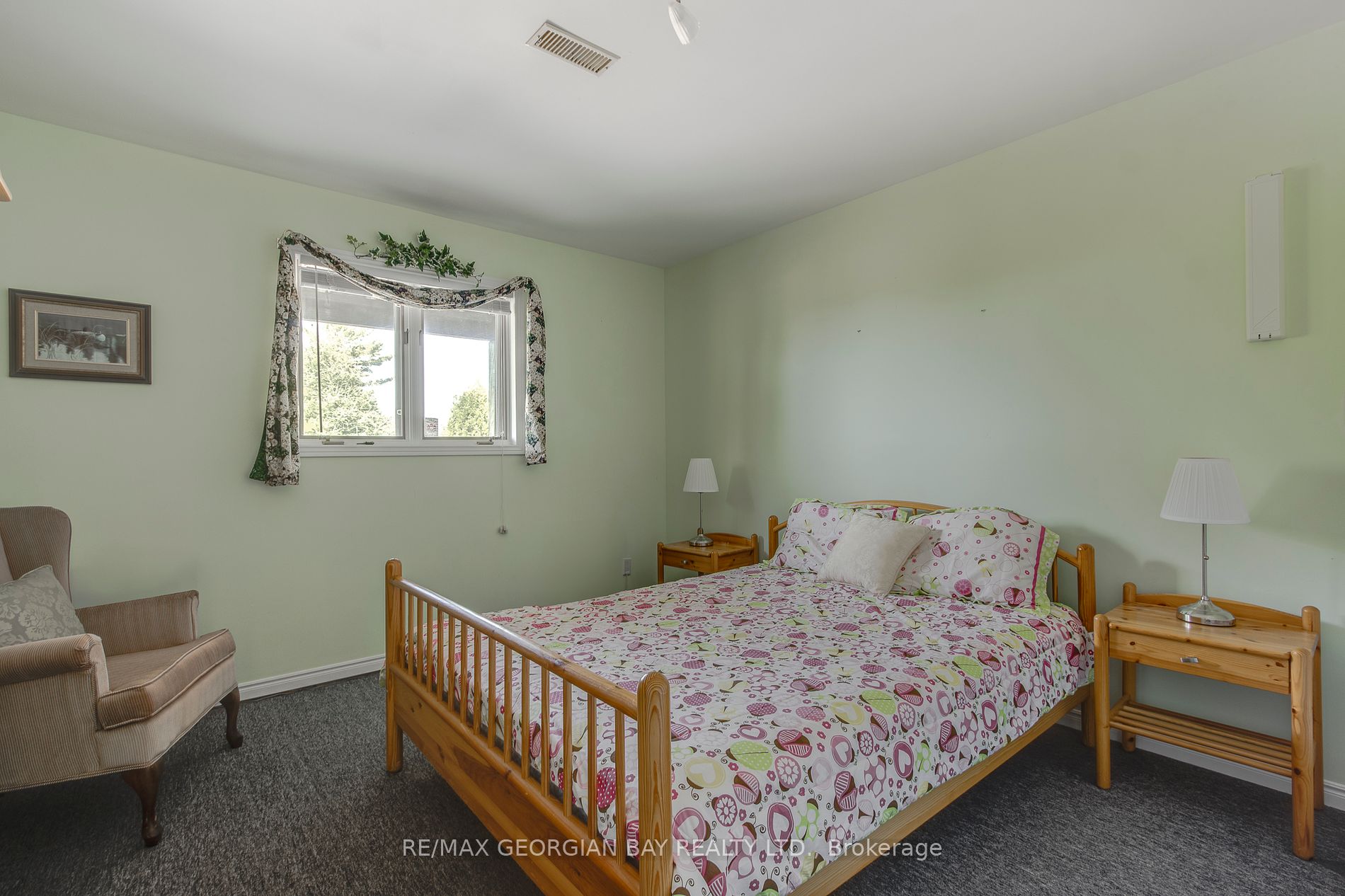 2476 Champlain Road