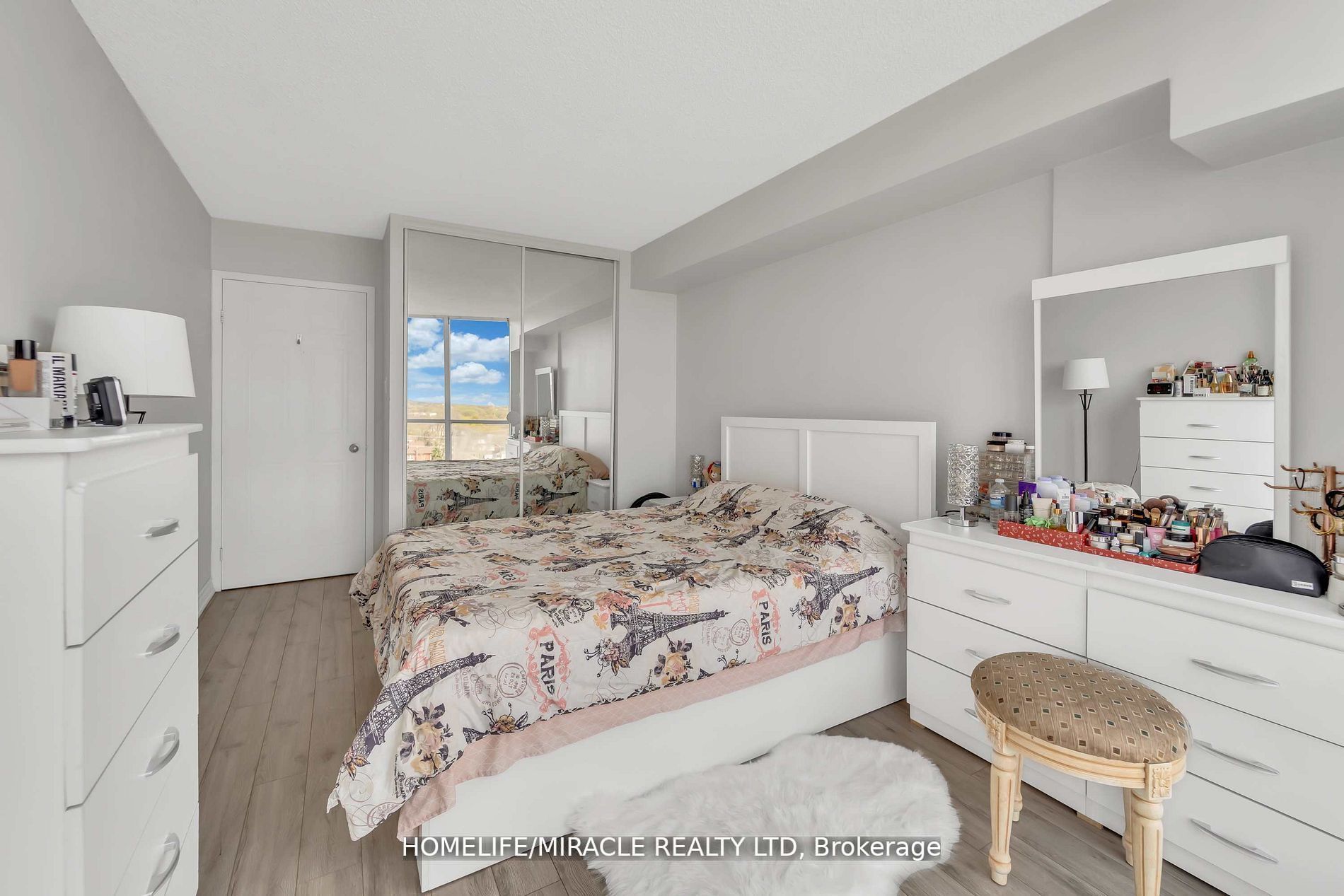65 Ellen Street #709