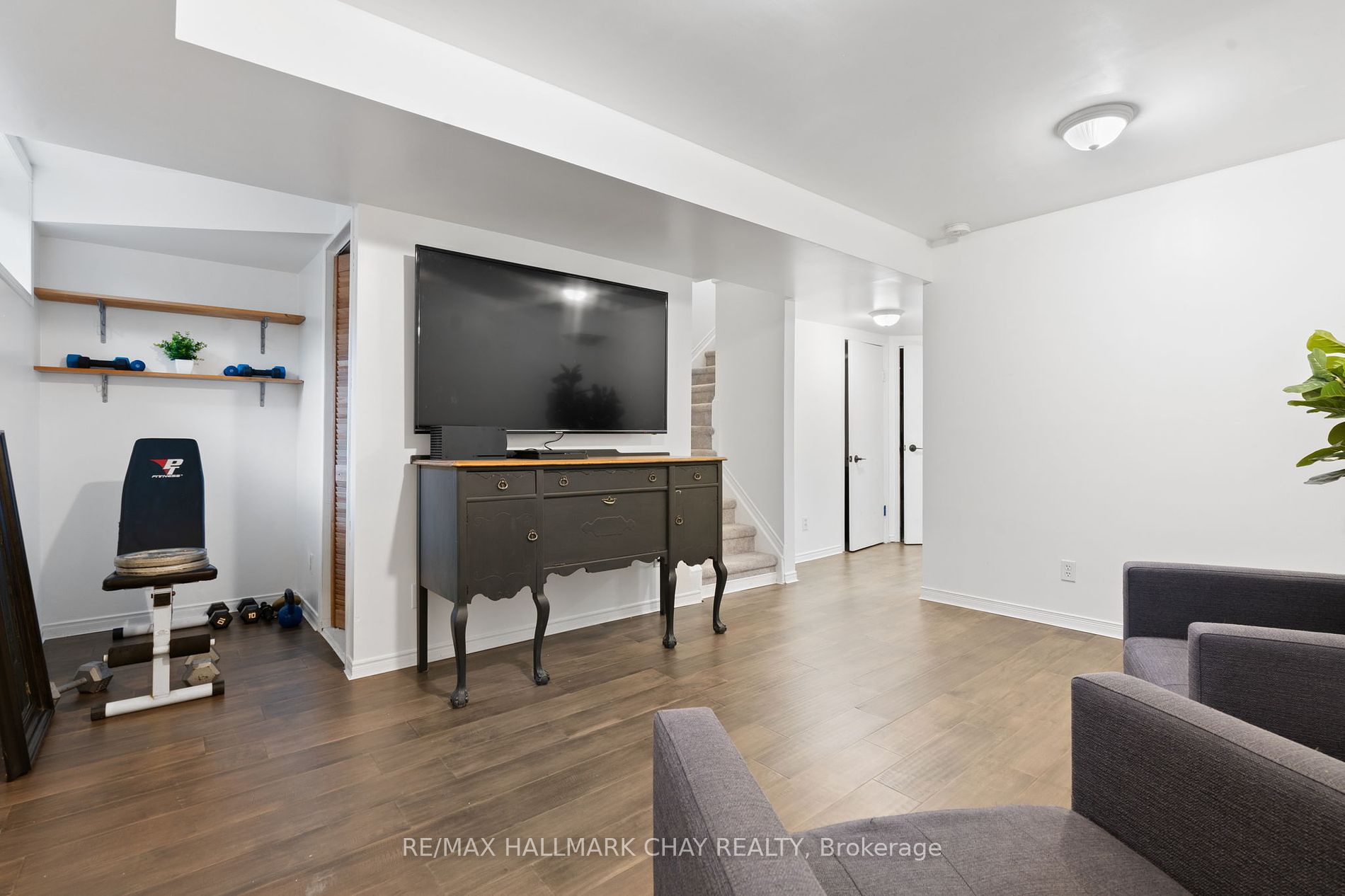 162 Ritchie Cres