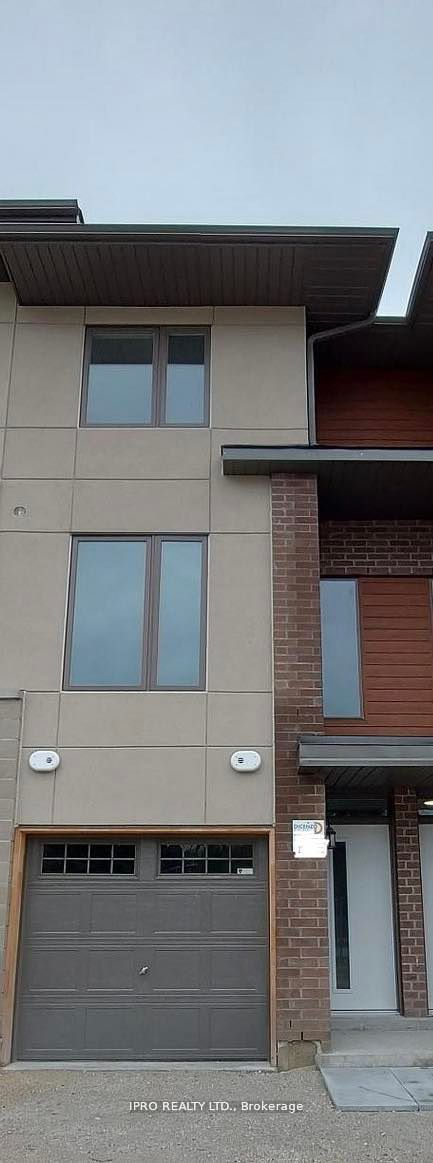 33 Dawson Dr, #4