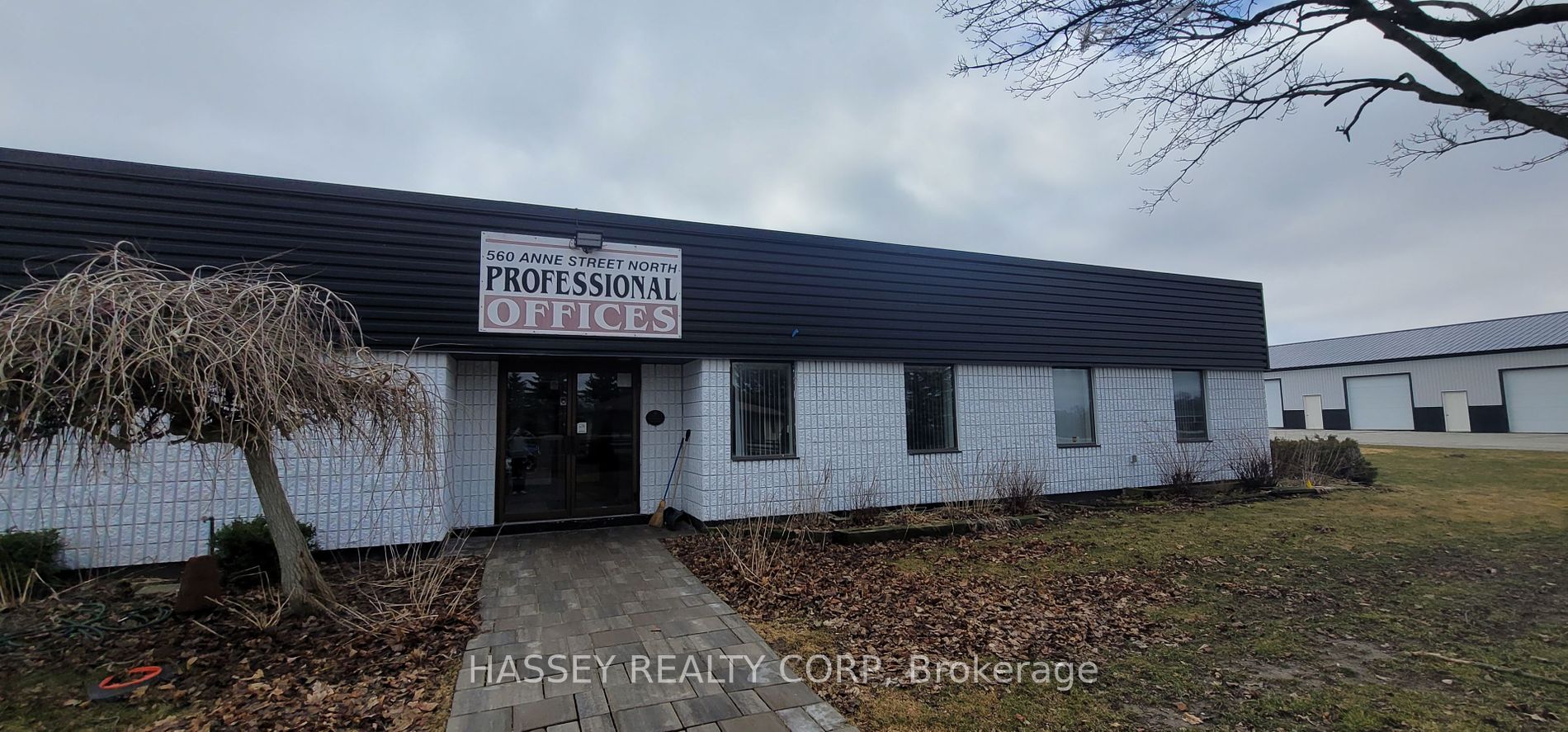 560 Anne St N, #108