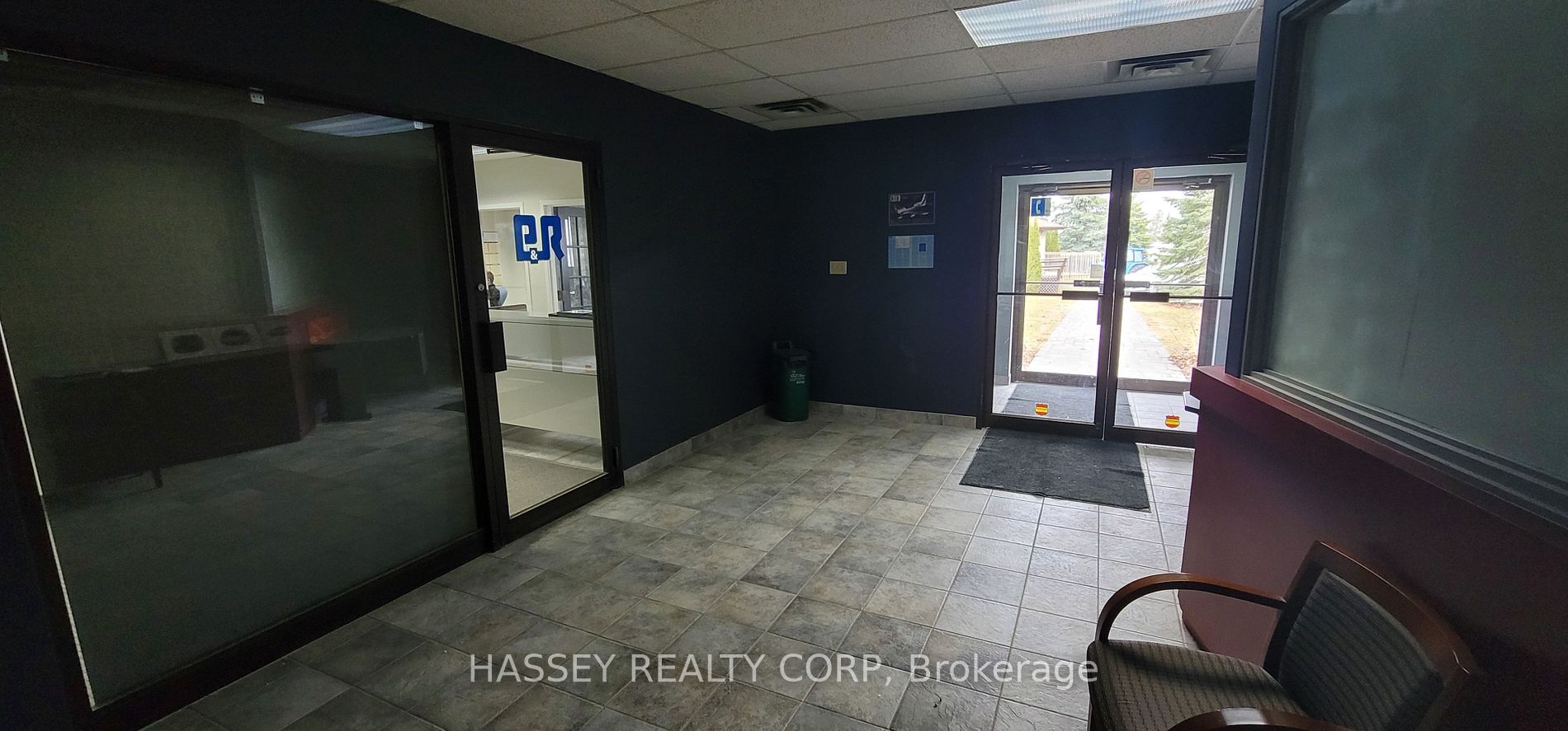 560 Anne St N, #108