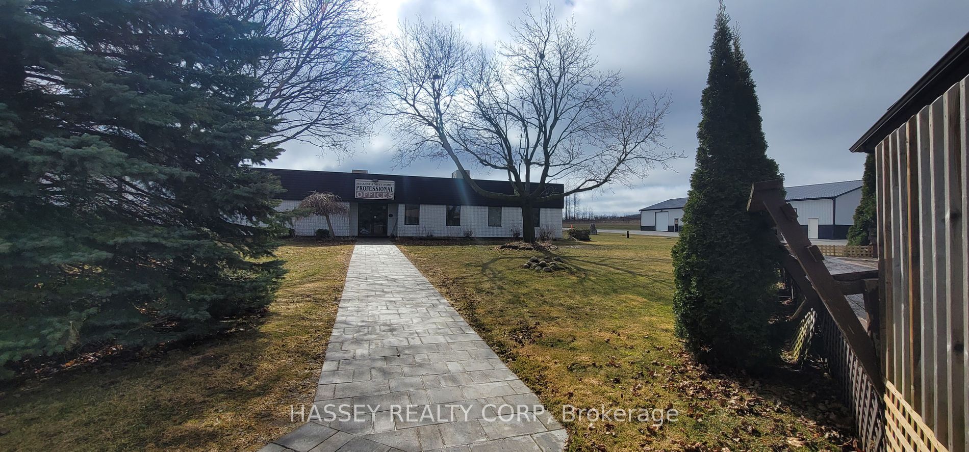 560 Anne St N, #108