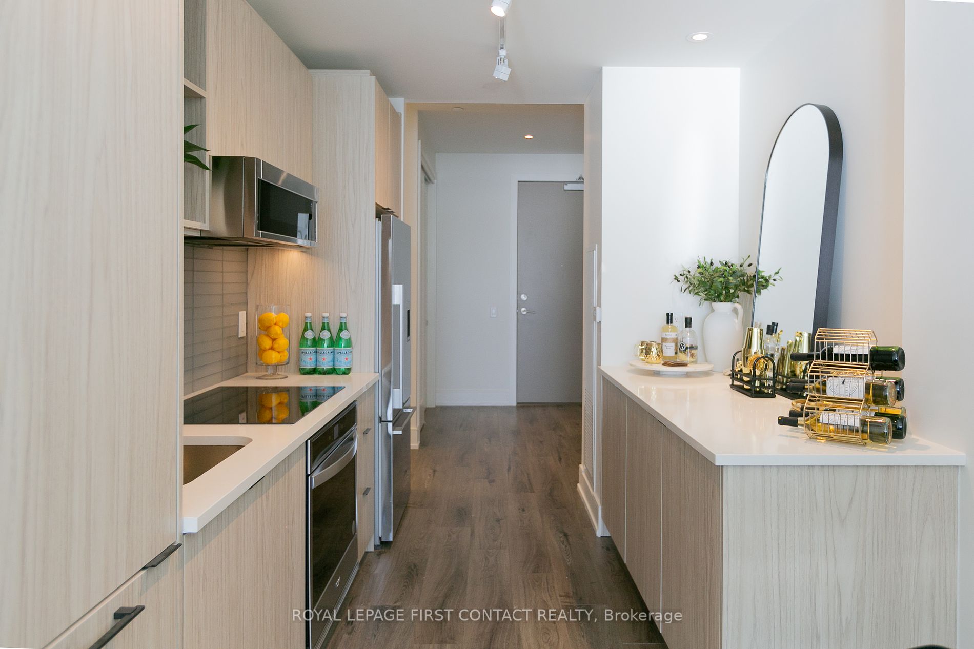 185 Dunlop Street E, #910