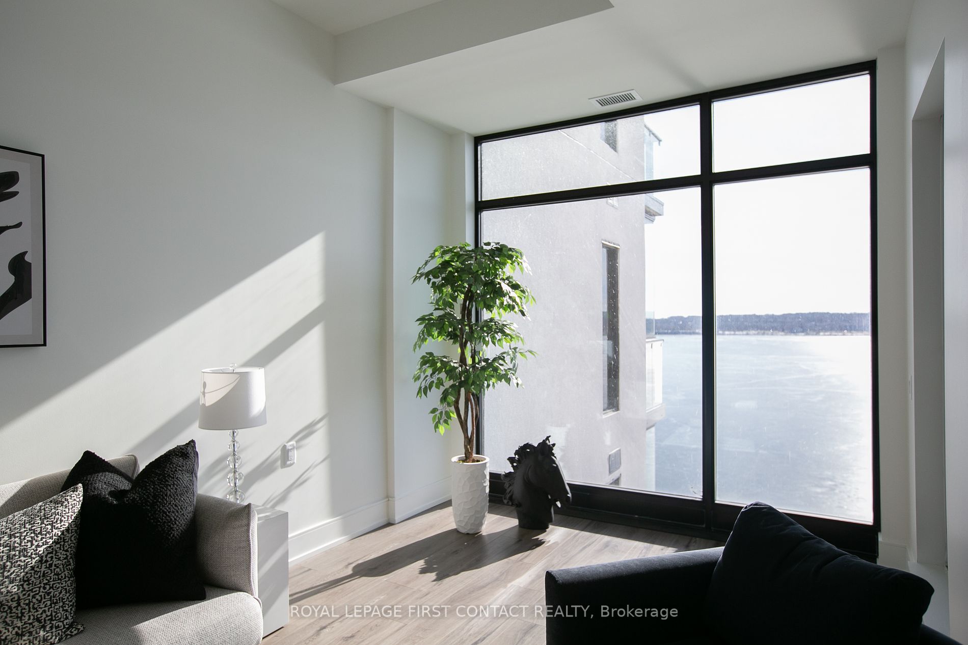 185 Dunlop Street E, #910