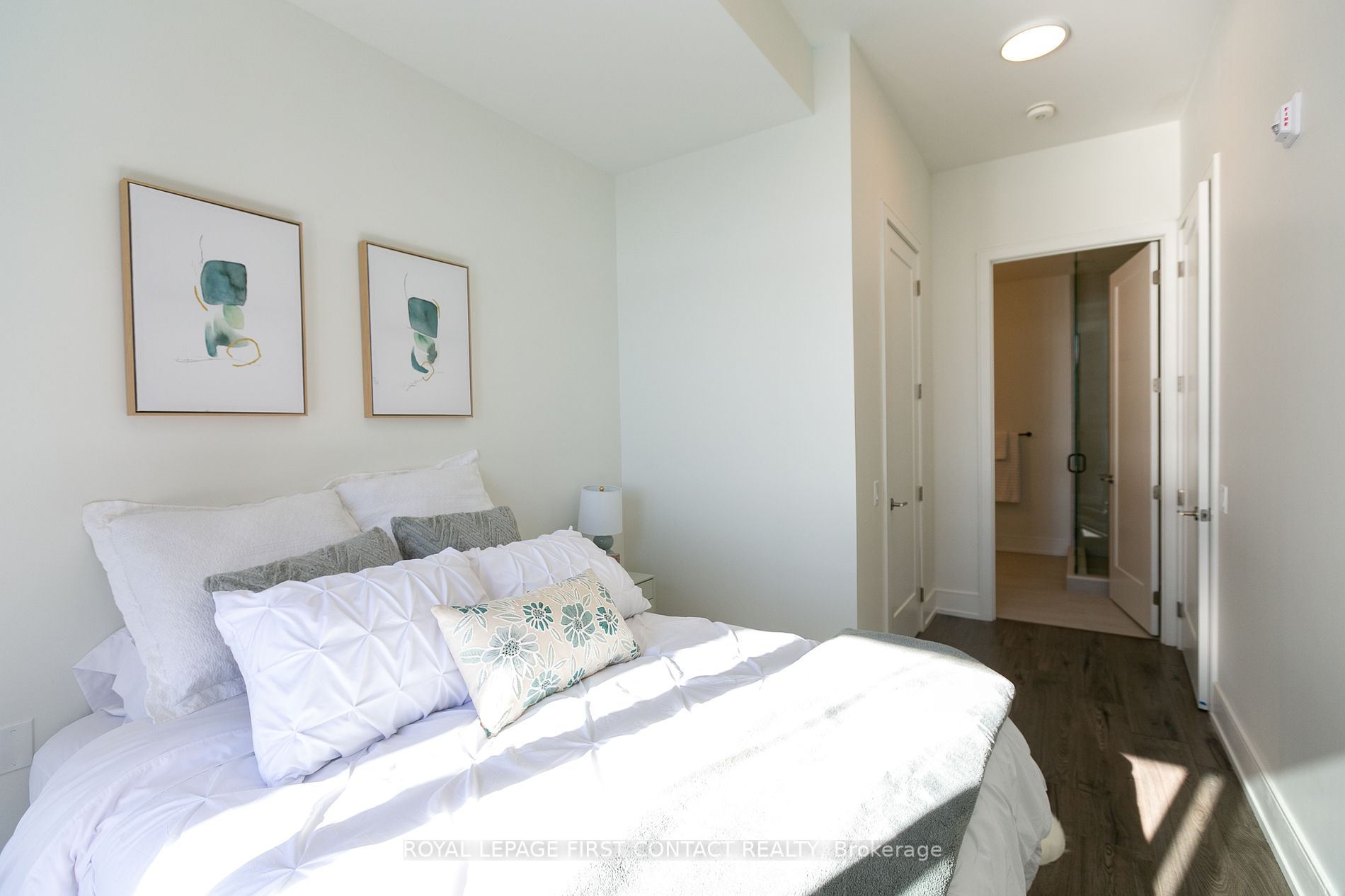 185 Dunlop Street E, #910