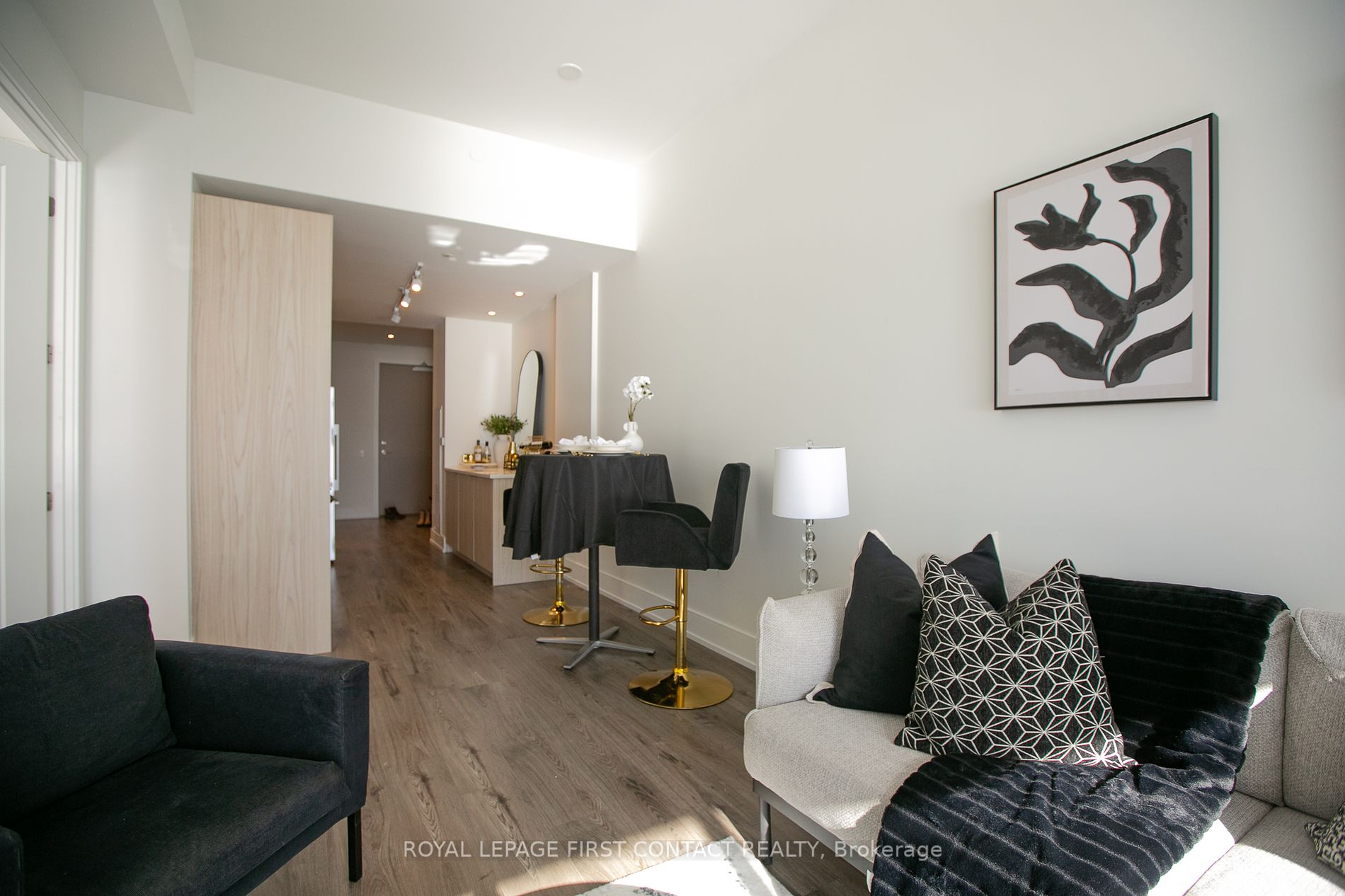 185 Dunlop Street E, #910