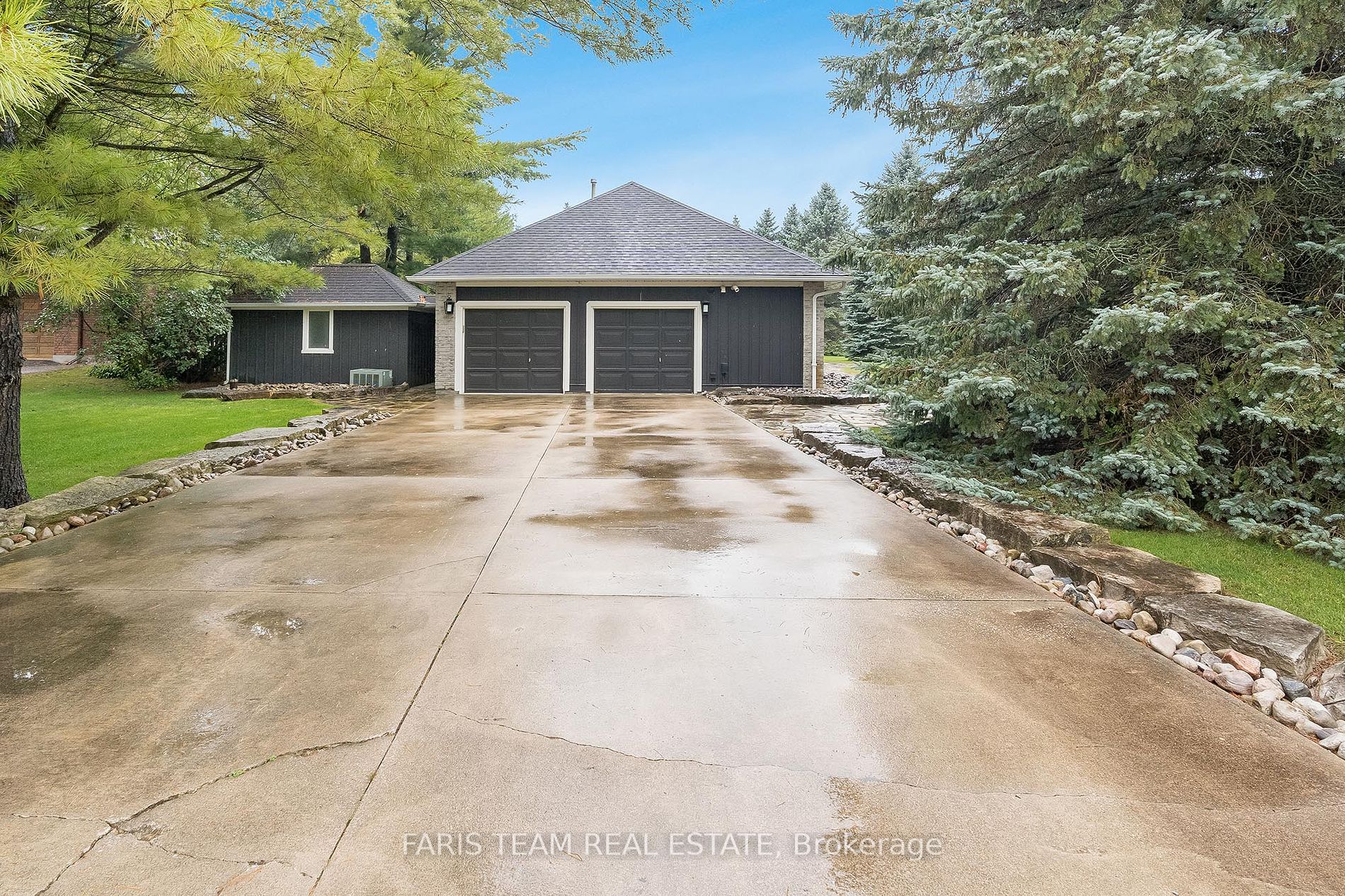 62 Wasaga Sands Dr
