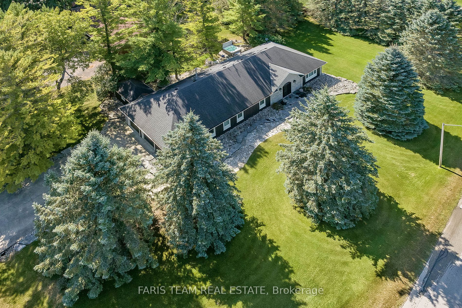 62 Wasaga Sands Dr