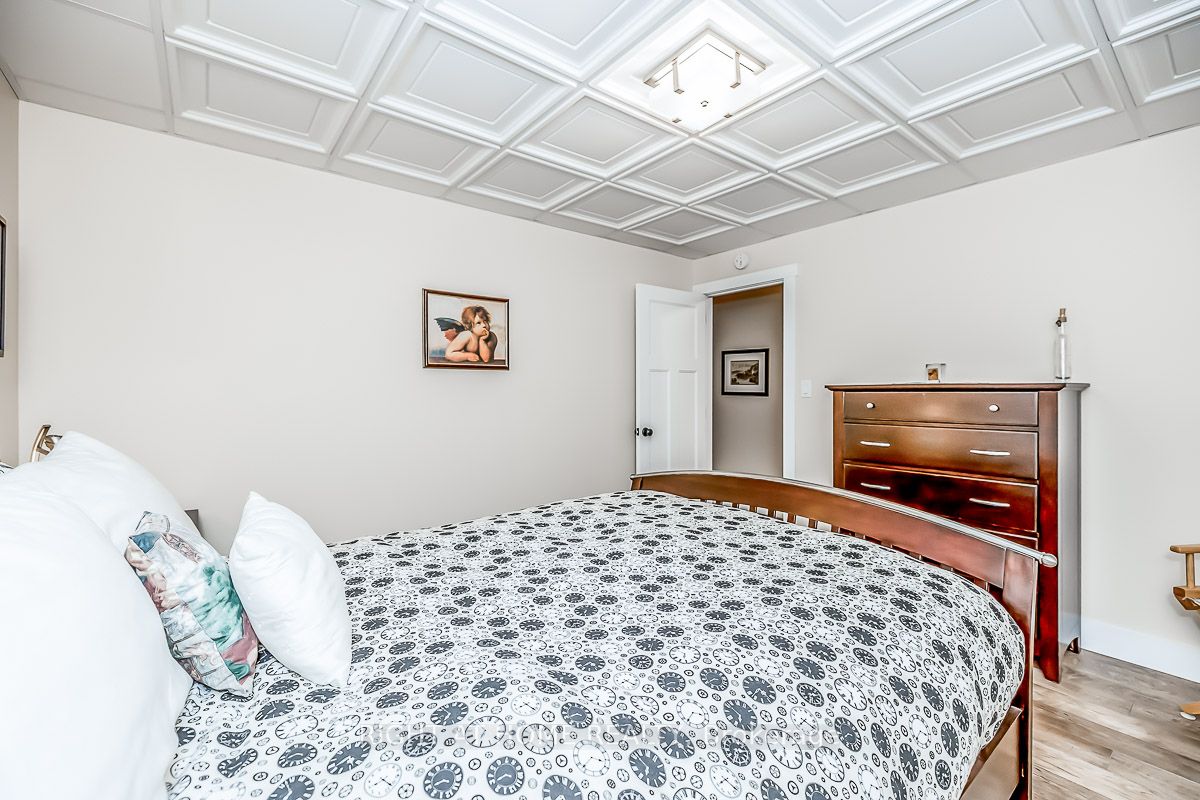 5 Dale Crt