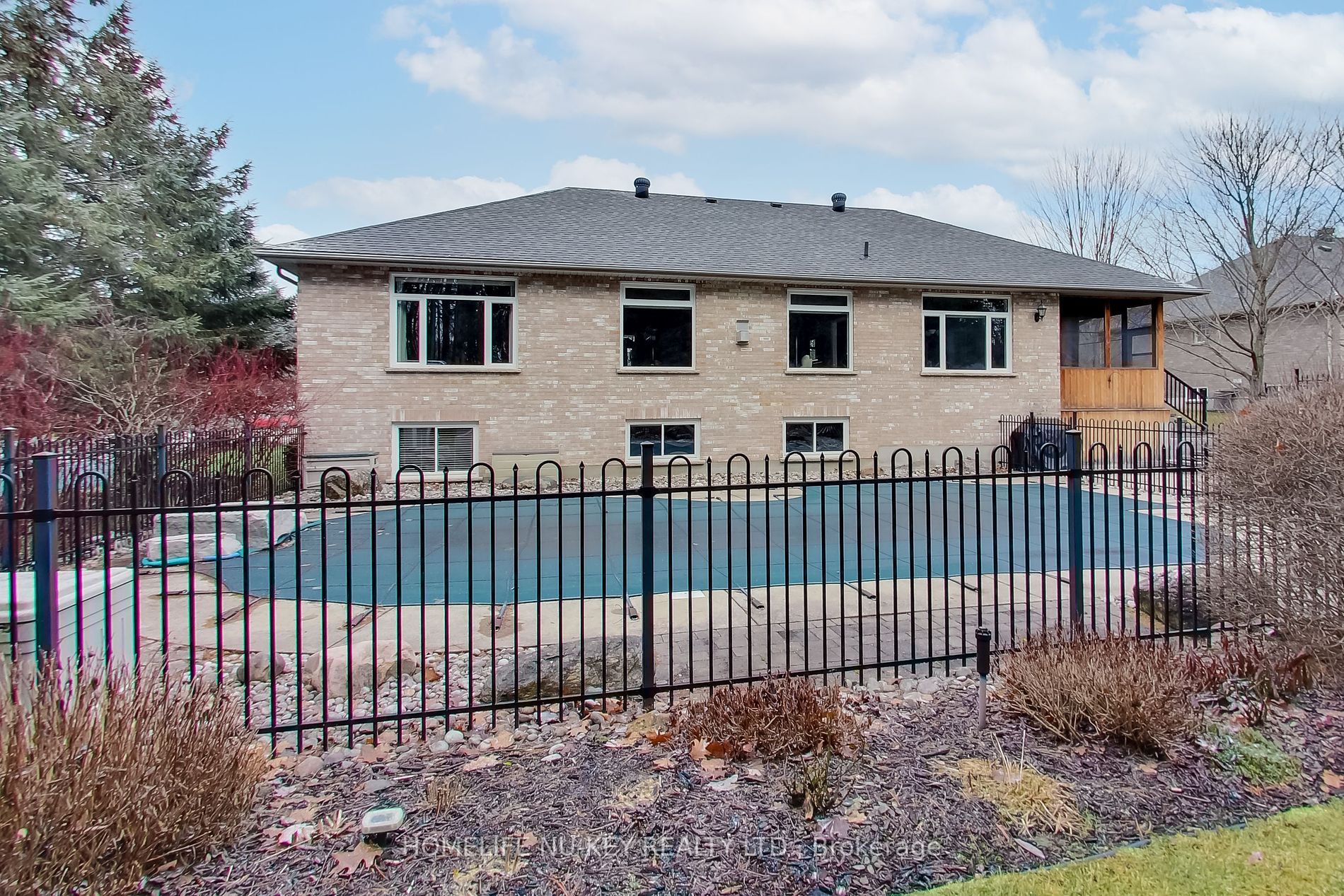31 Pinery Drive