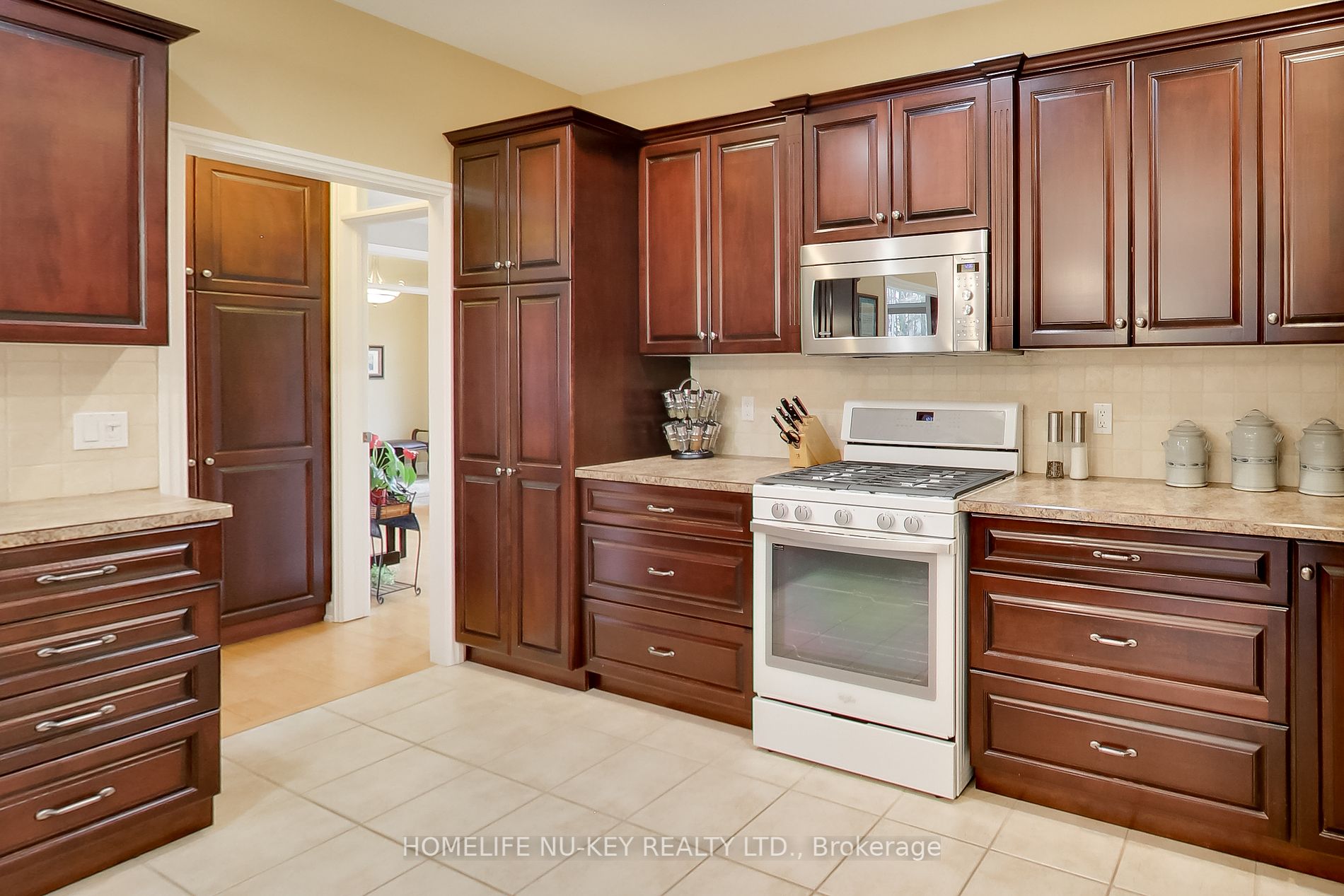 31 Pinery Drive