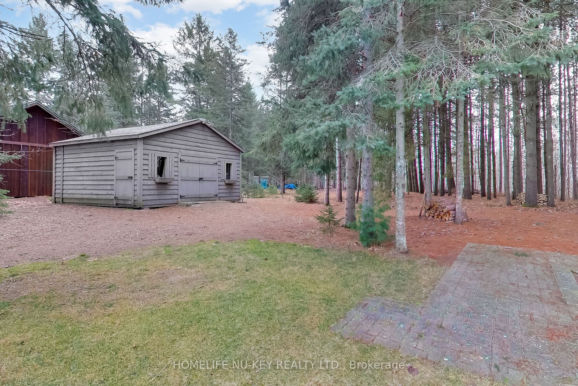 31 Pinery Drive